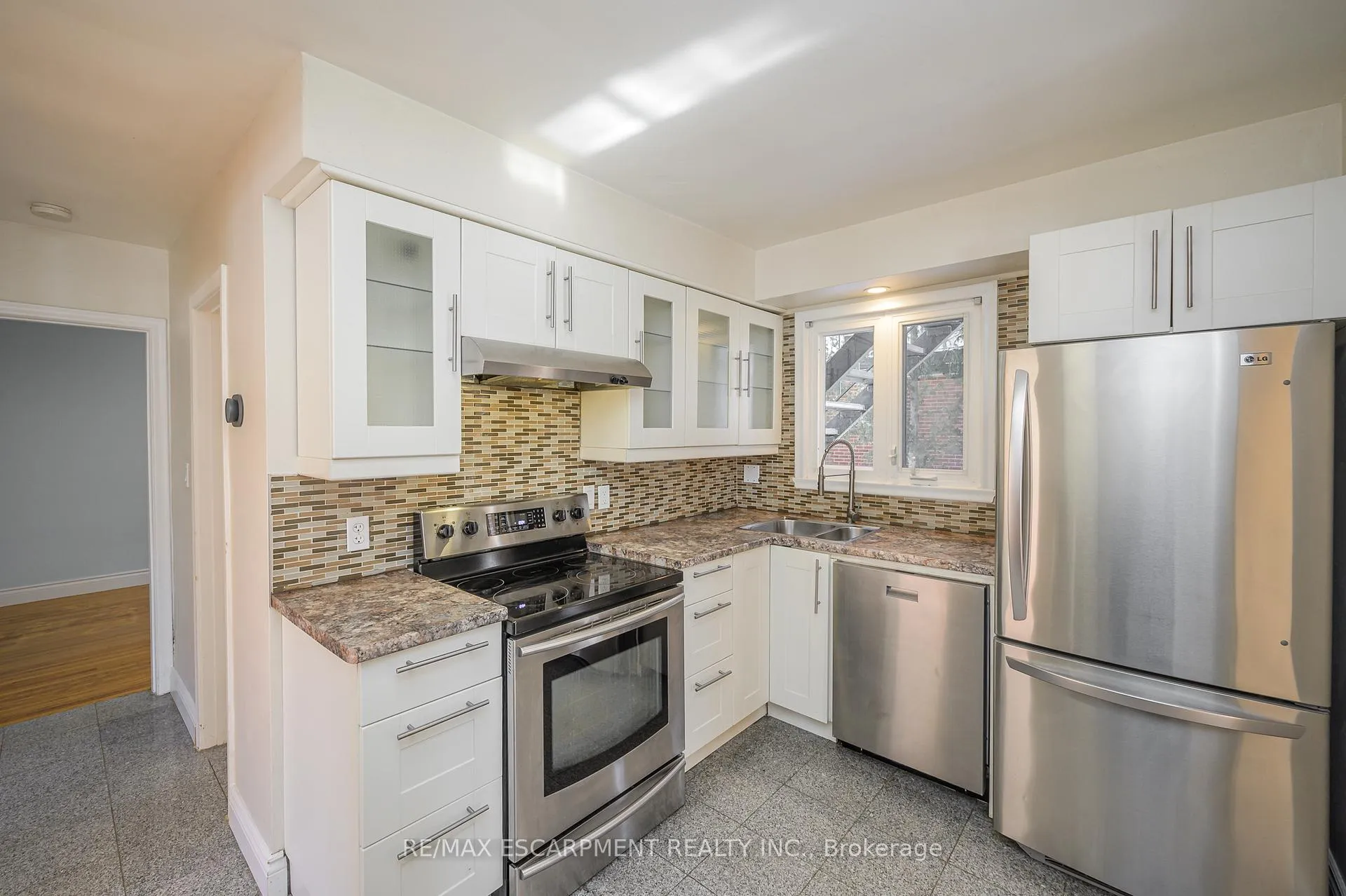 Photo 12 of Unit A, 1385 Olga Drive, Burlington, Brant — HOMEH