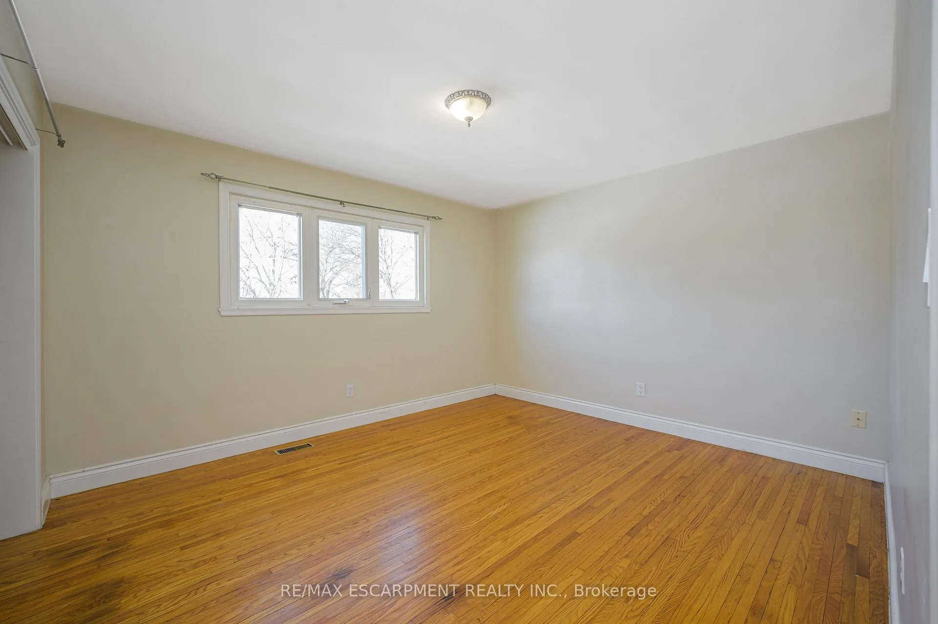 Photo 13 of Unit A, 1385 Olga Drive, Burlington, Brant — HOMEH