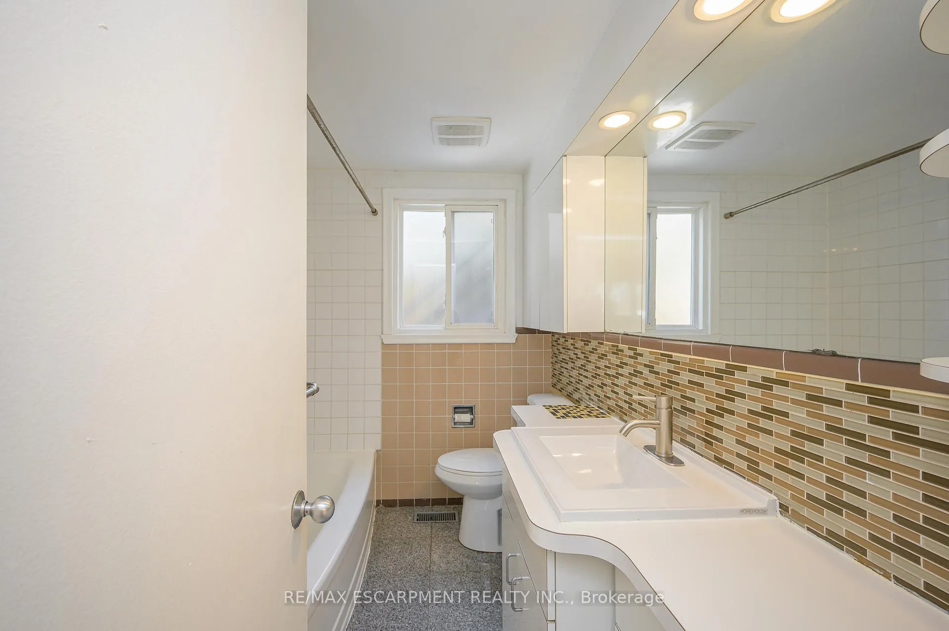 Photo 17 of Unit A, 1385 Olga Drive, Burlington, Brant — HOMEH