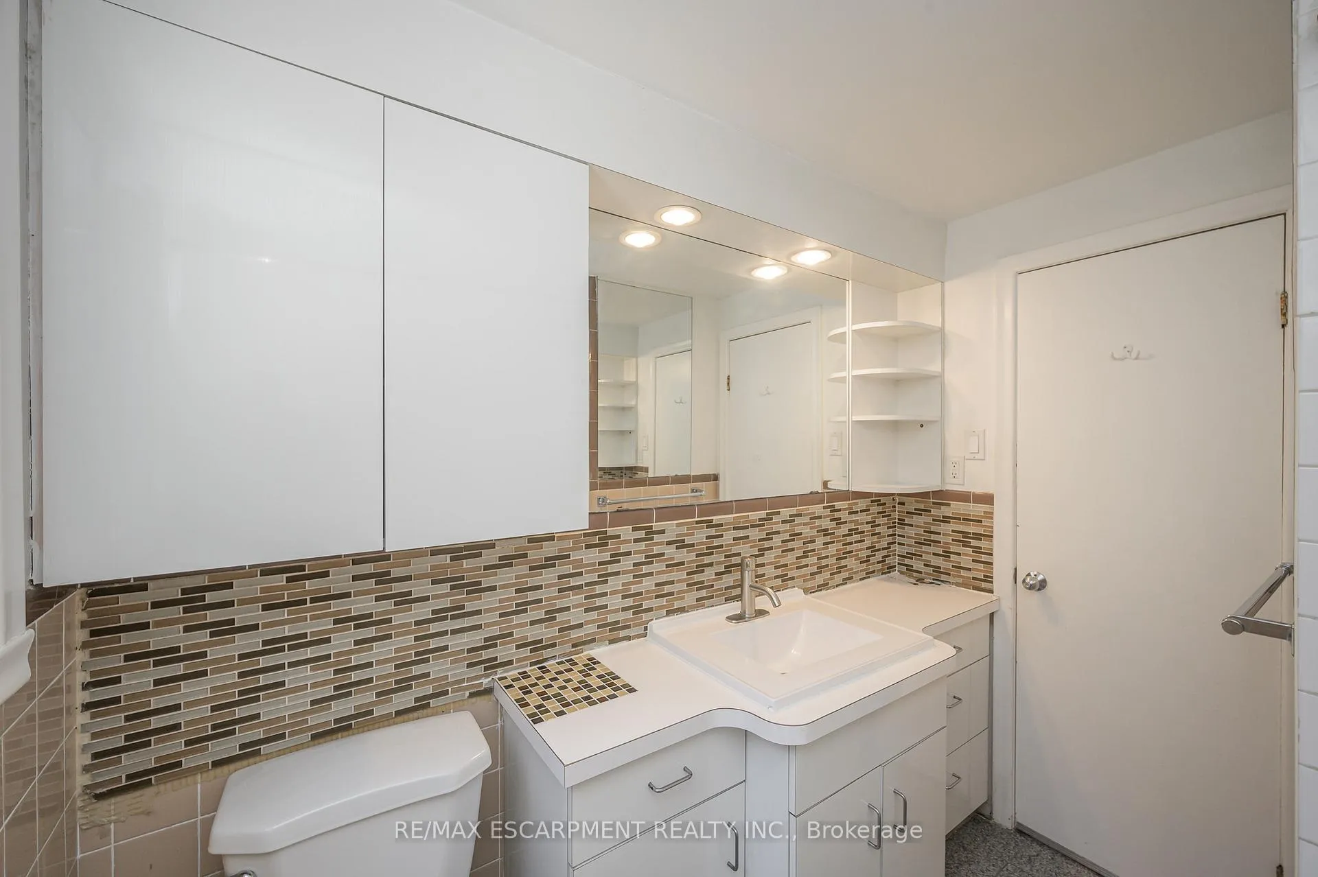 Photo 18 of Unit A, 1385 Olga Drive, Burlington, Brant — HOMEH