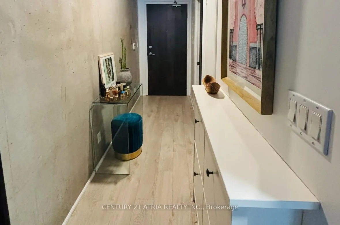 Photo 3 of Unit 804, 22 Wellesley Street E, Toronto, Church-Yonge Corridor — HOMEH