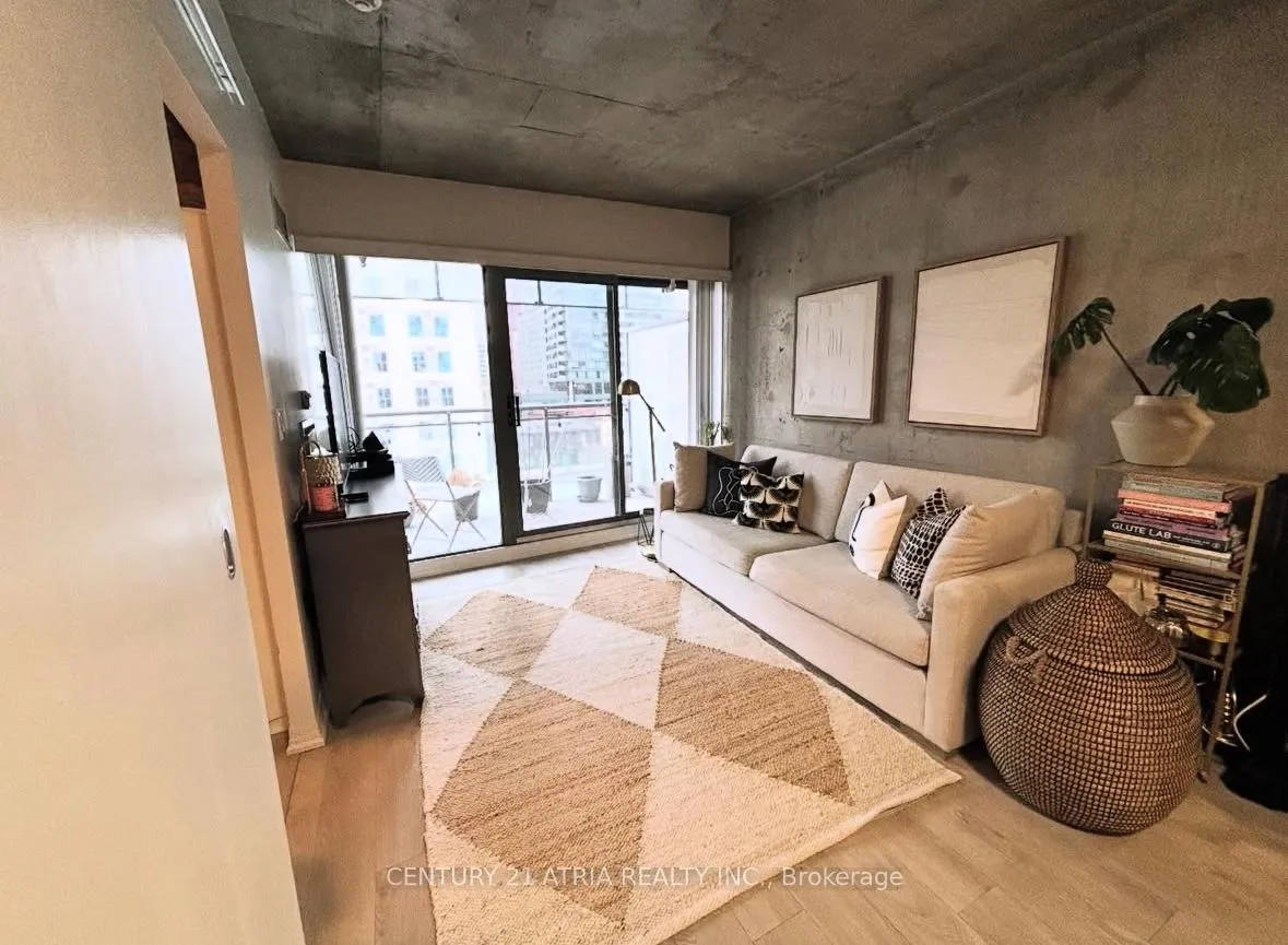 Photo 5 of Unit 804, 22 Wellesley Street E, Toronto, Church-Yonge Corridor — HOMEH