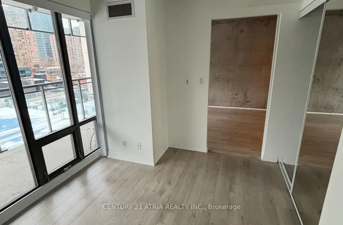 Photo 9 of Unit 804, 22 Wellesley Street E, Toronto, Church-Yonge Corridor — HOMEH