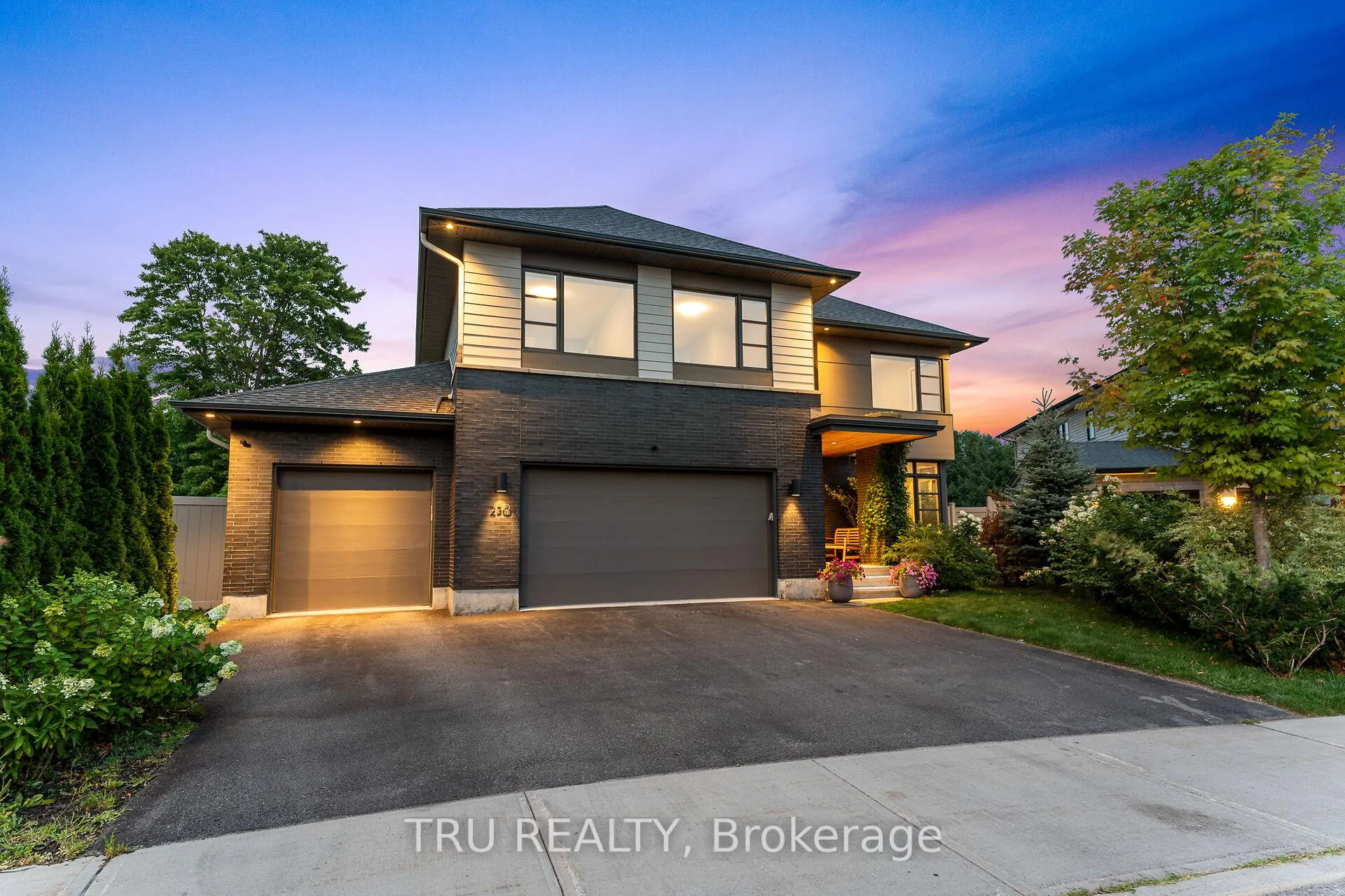 Photo 1 of 250 Sunnyridge Crescent, Ottawa, Kanata - Emerald Meadows/Trailwest — HOMEH