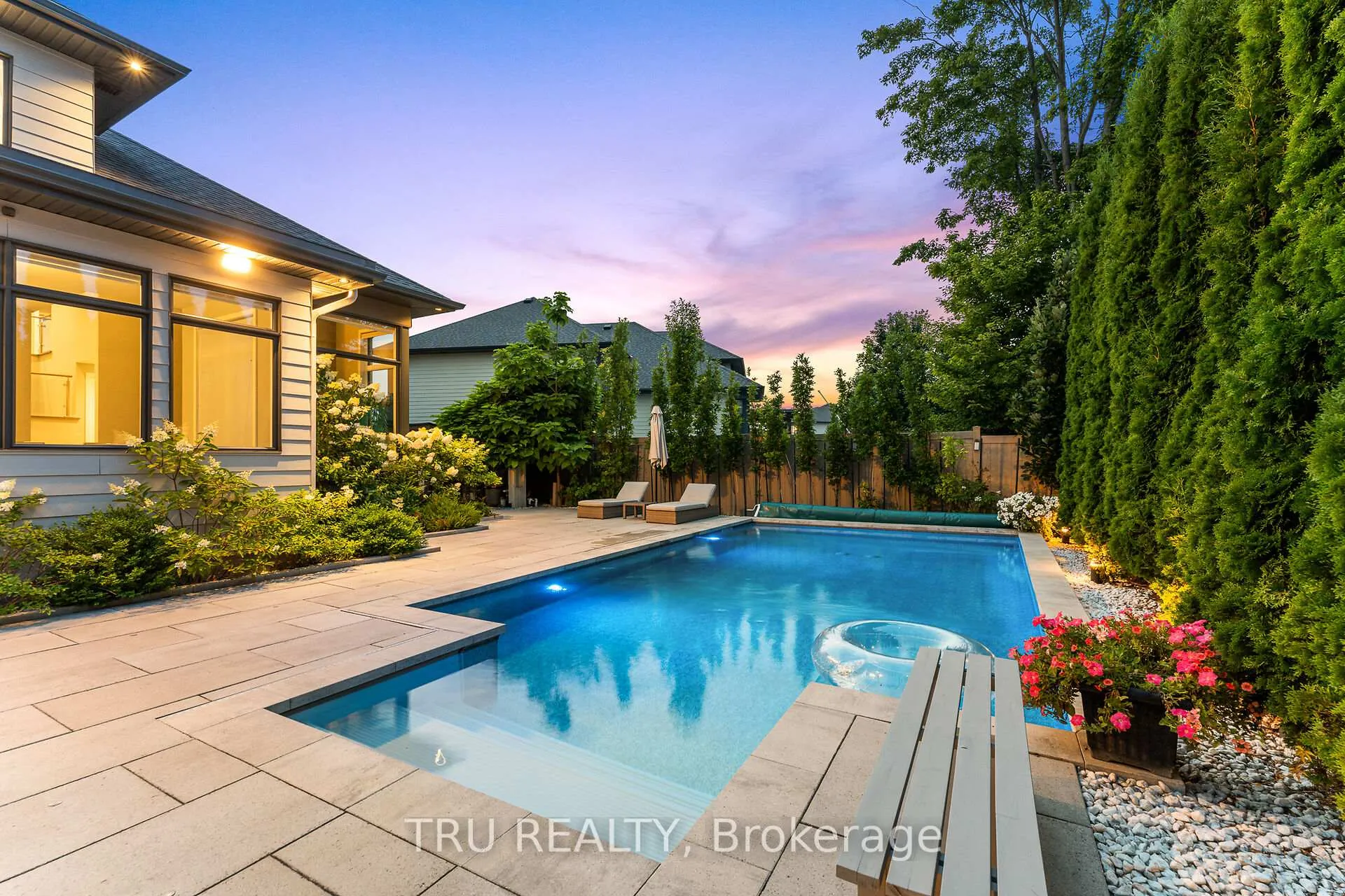 Photo 2 of 250 Sunnyridge Crescent, Ottawa, Kanata - Emerald Meadows/Trailwest — HOMEH