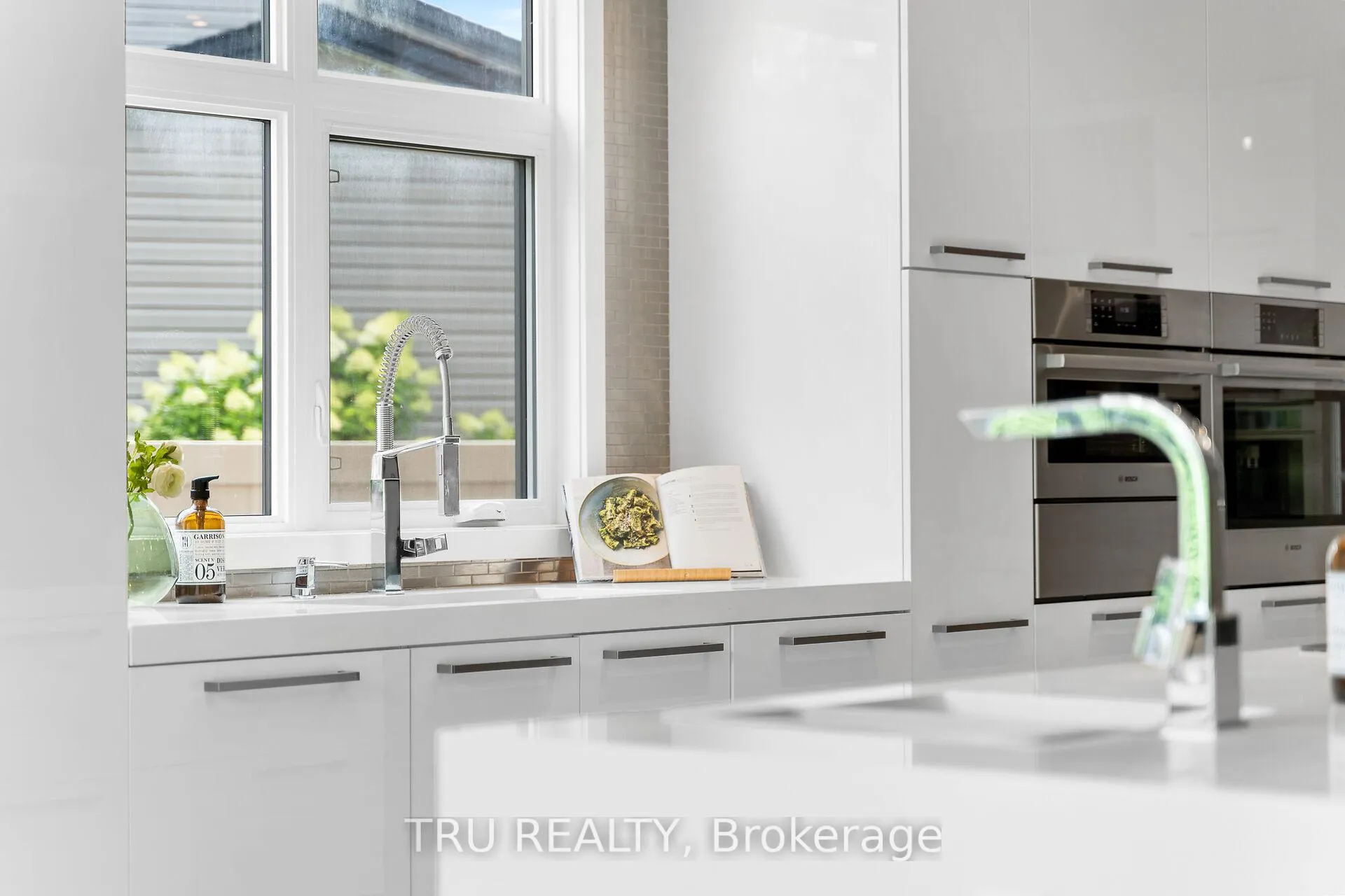 Photo 15 of 250 Sunnyridge Crescent, Ottawa, Kanata - Emerald Meadows/Trailwest — HOMEH