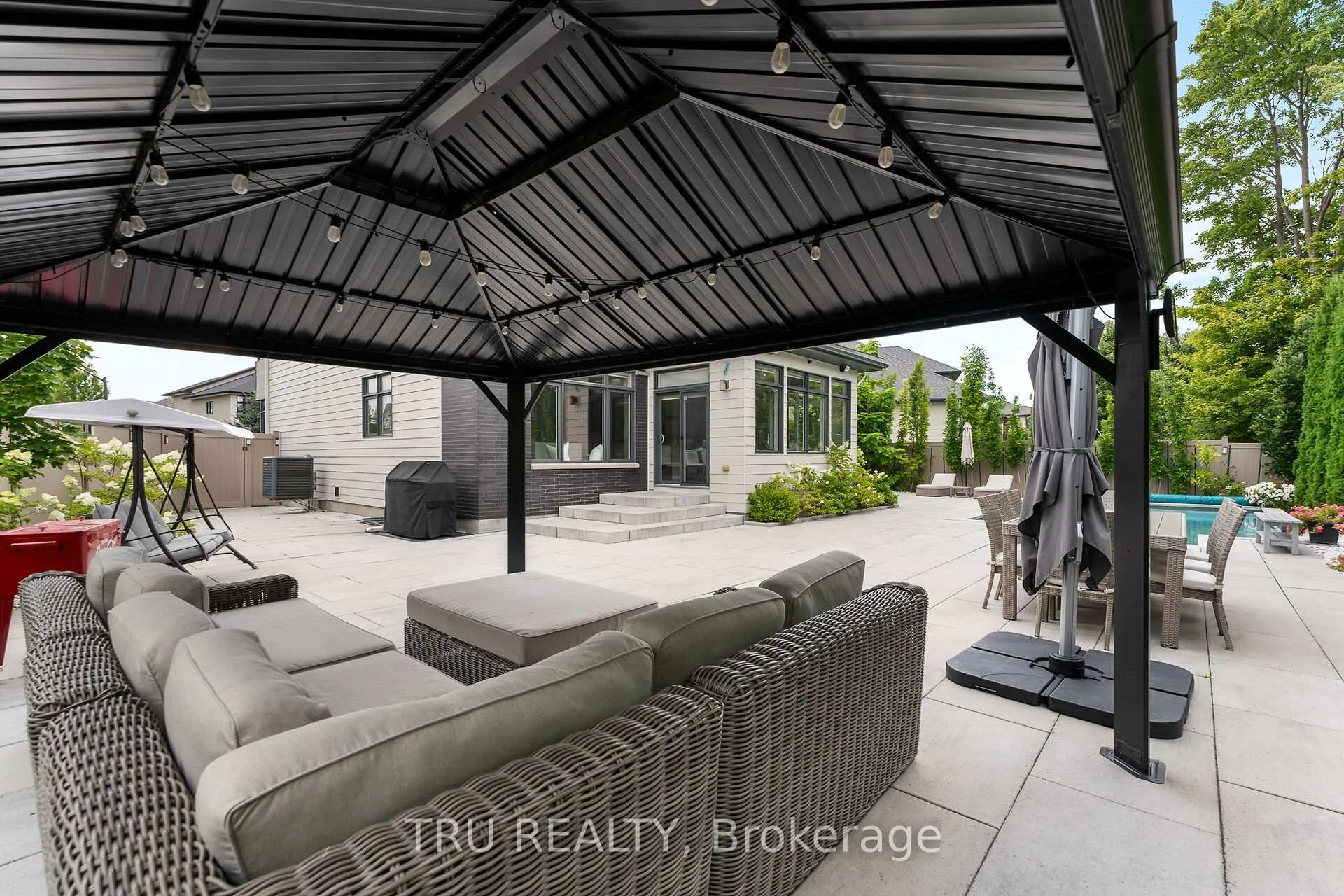 Photo 43 of 250 Sunnyridge Crescent, Ottawa, Kanata - Emerald Meadows/Trailwest — HOMEH