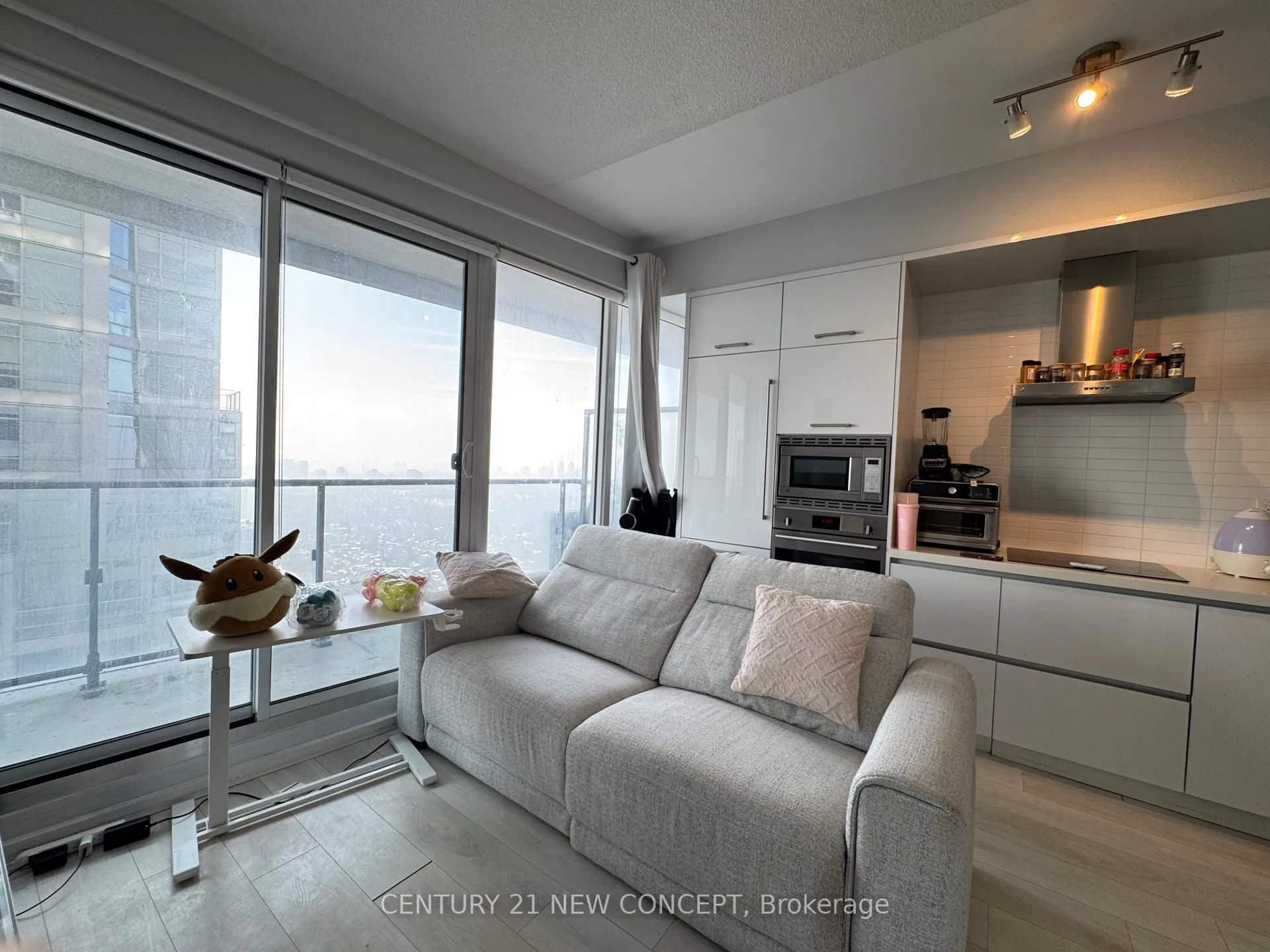 Photo 2 of Unit 4106, 2221 Yonge Street, Toronto, Mount Pleasant West — HOMEH