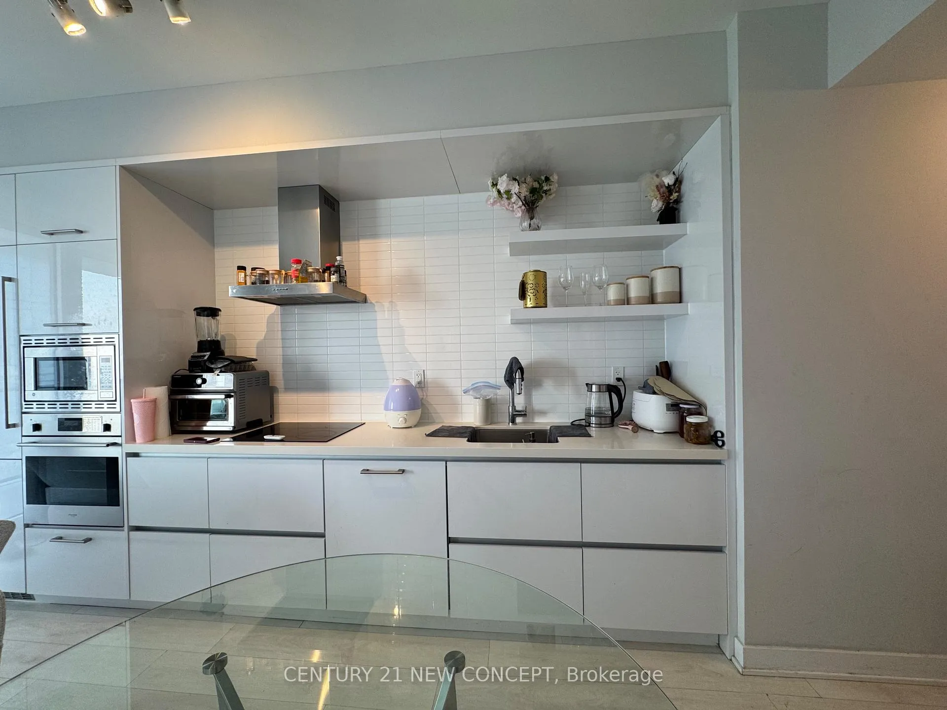 Photo 3 of Unit 4106, 2221 Yonge Street, Toronto, Mount Pleasant West — HOMEH