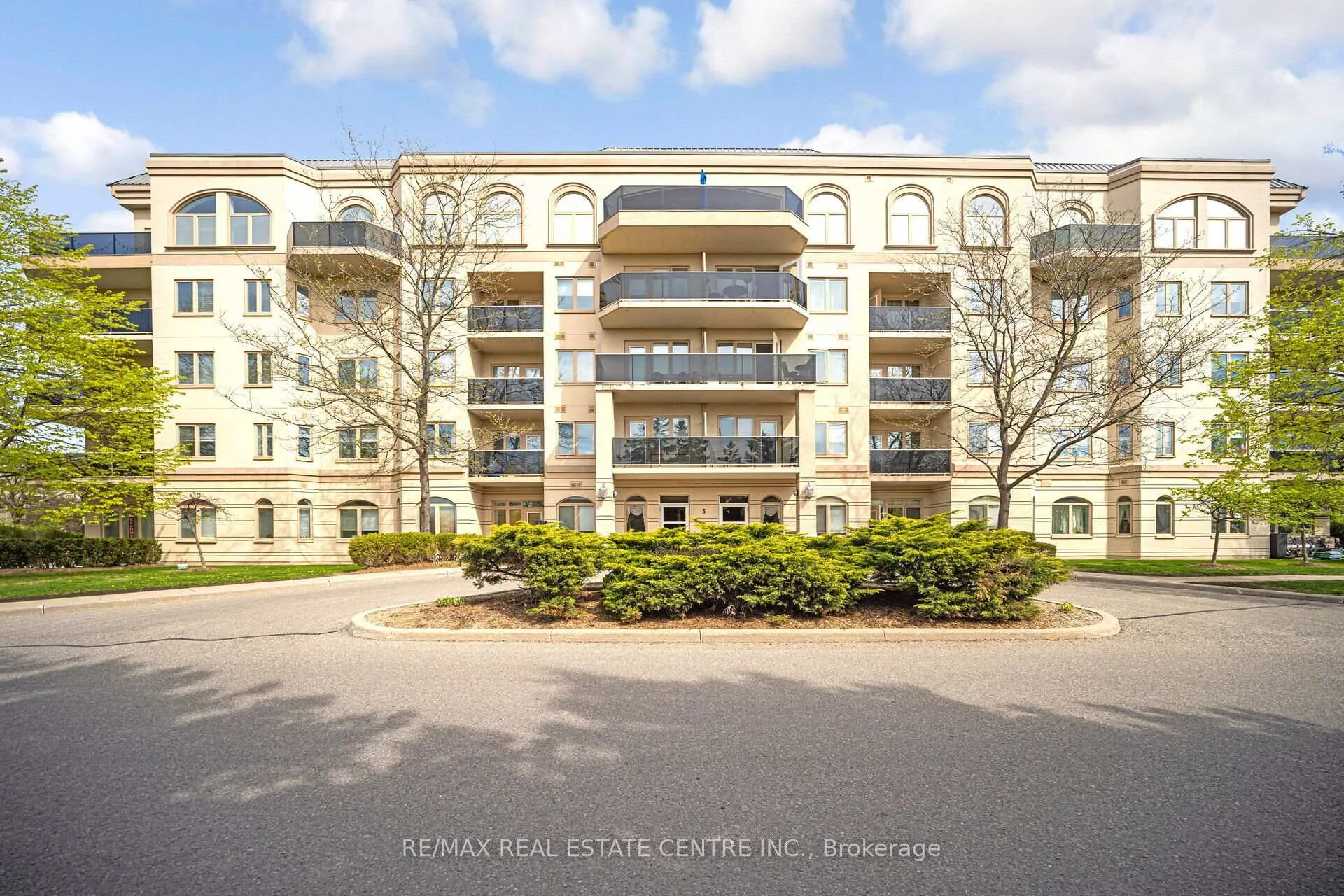 Photo 1 of Unit 301, 3 Dayspring Circle, Brampton, Goreway Drive Corridor — HOMEH