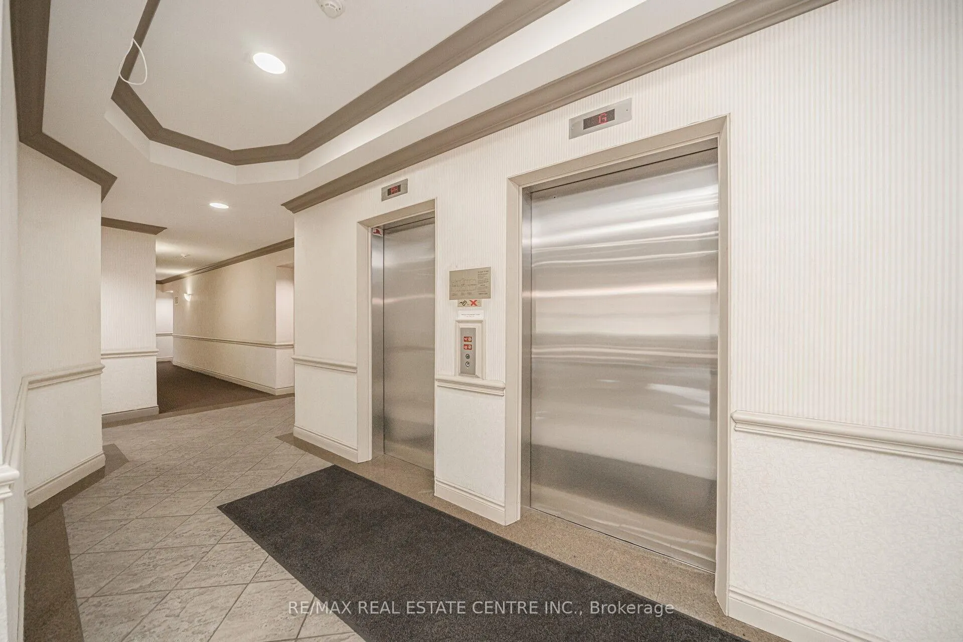Photo 8 of Unit 301, 3 Dayspring Circle, Brampton, Goreway Drive Corridor — HOMEH