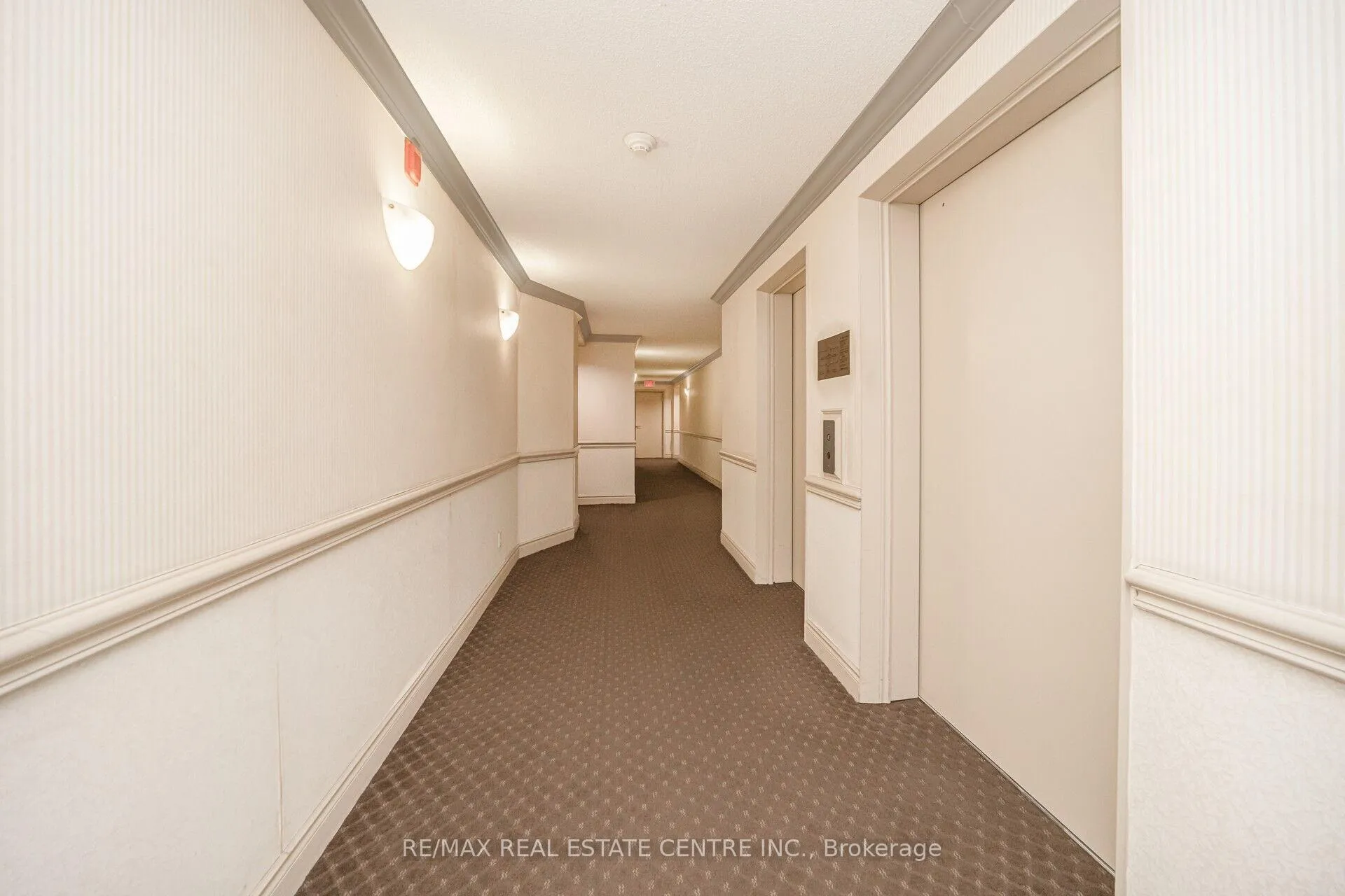 Photo 9 of Unit 301, 3 Dayspring Circle, Brampton, Goreway Drive Corridor — HOMEH