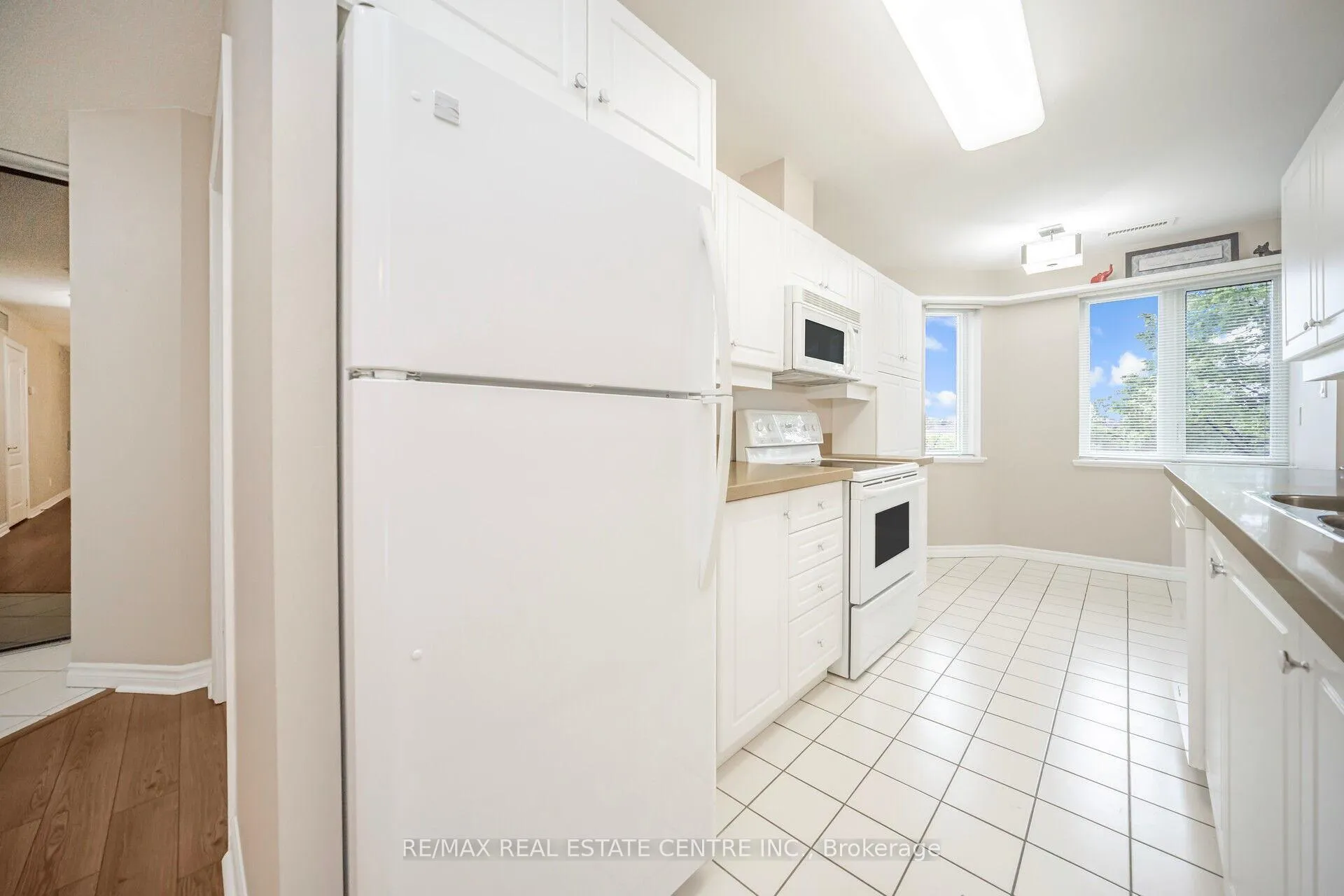 Photo 18 of Unit 301, 3 Dayspring Circle, Brampton, Goreway Drive Corridor — HOMEH