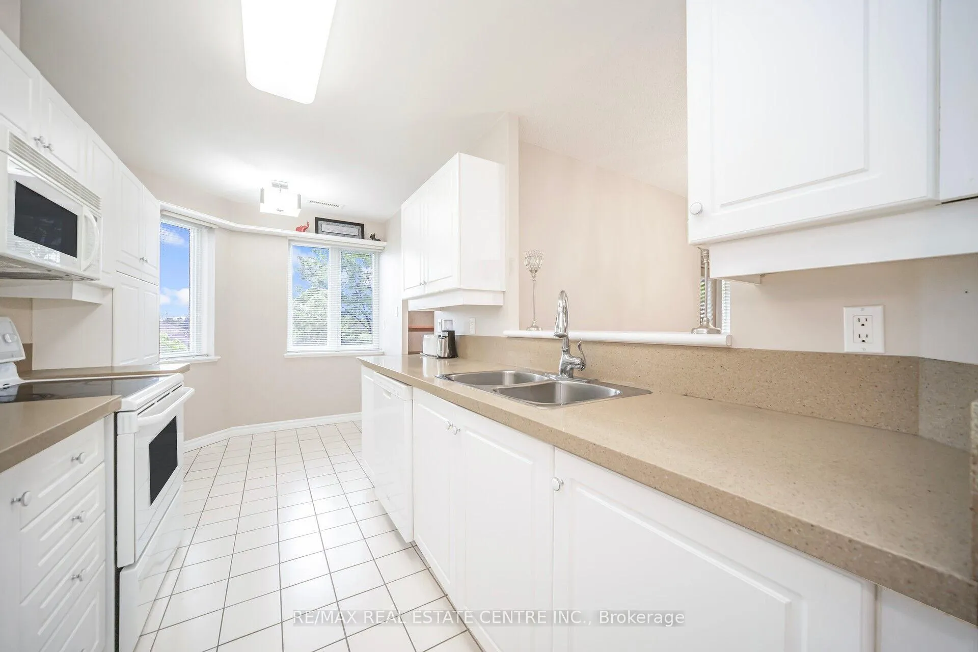 Photo 19 of Unit 301, 3 Dayspring Circle, Brampton, Goreway Drive Corridor — HOMEH