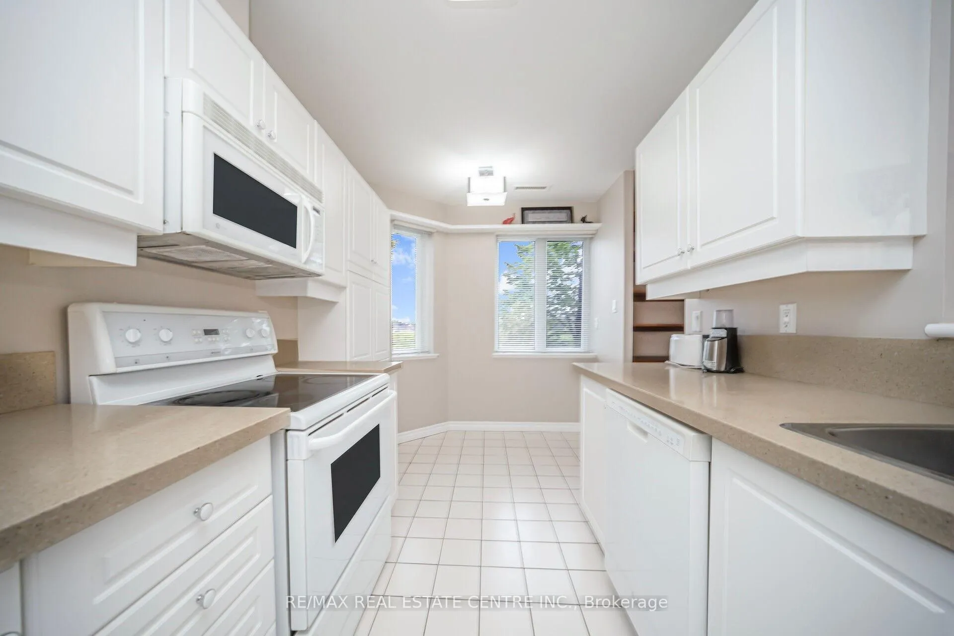 Photo 20 of Unit 301, 3 Dayspring Circle, Brampton, Goreway Drive Corridor — HOMEH