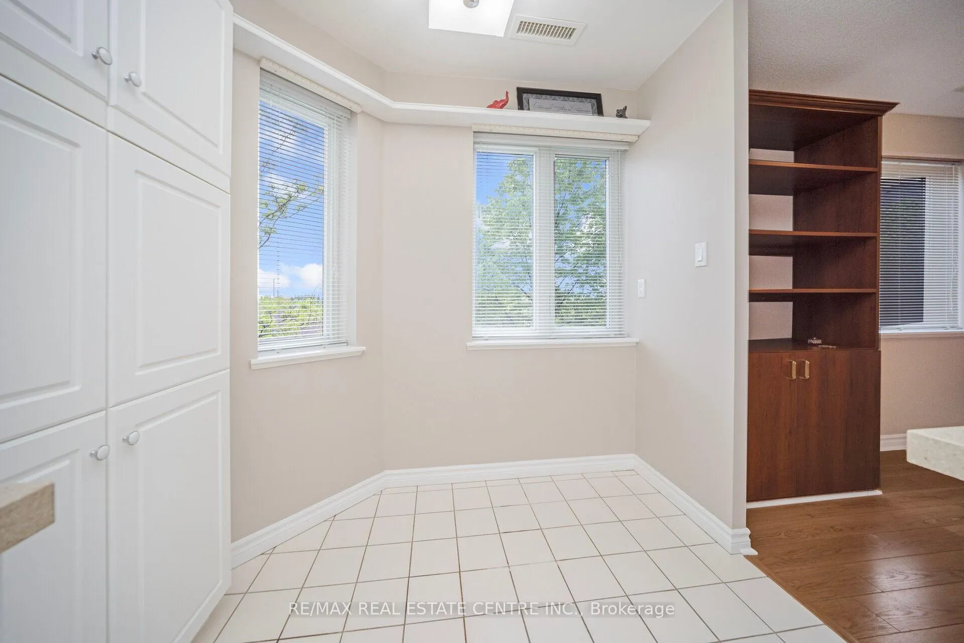 Photo 21 of Unit 301, 3 Dayspring Circle, Brampton, Goreway Drive Corridor — HOMEH