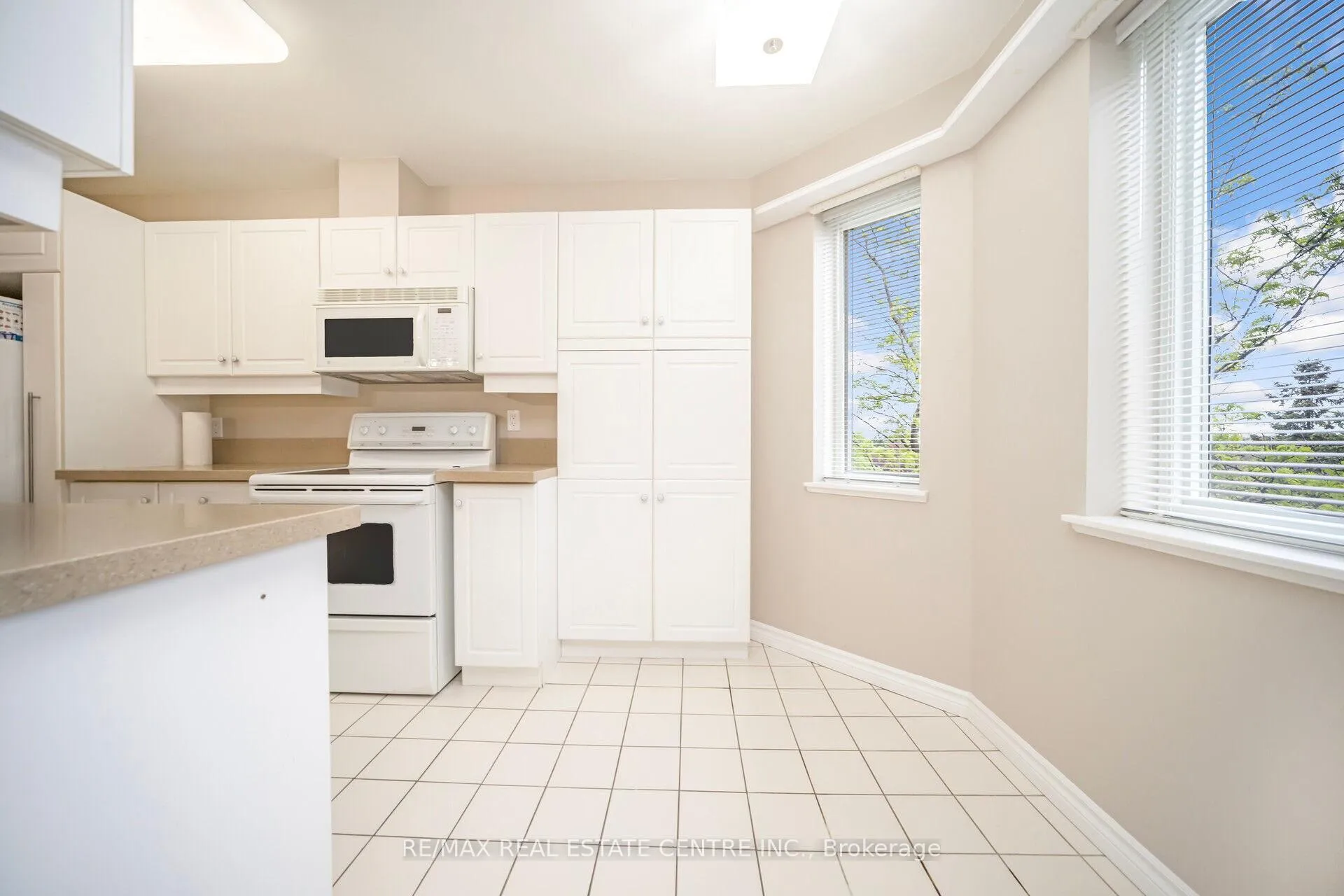 Photo 22 of Unit 301, 3 Dayspring Circle, Brampton, Goreway Drive Corridor — HOMEH
