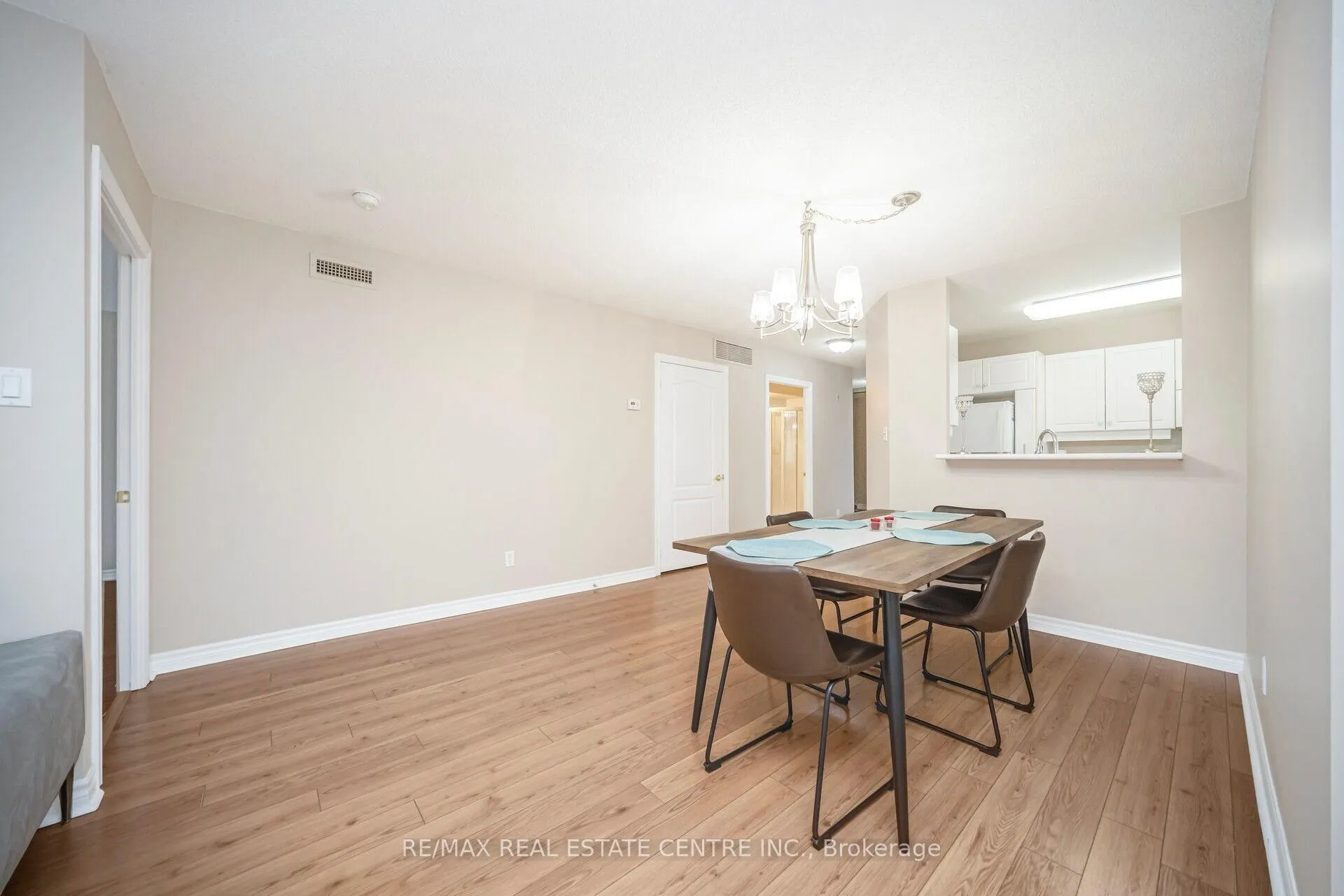 Photo 32 of Unit 301, 3 Dayspring Circle, Brampton, Goreway Drive Corridor — HOMEH