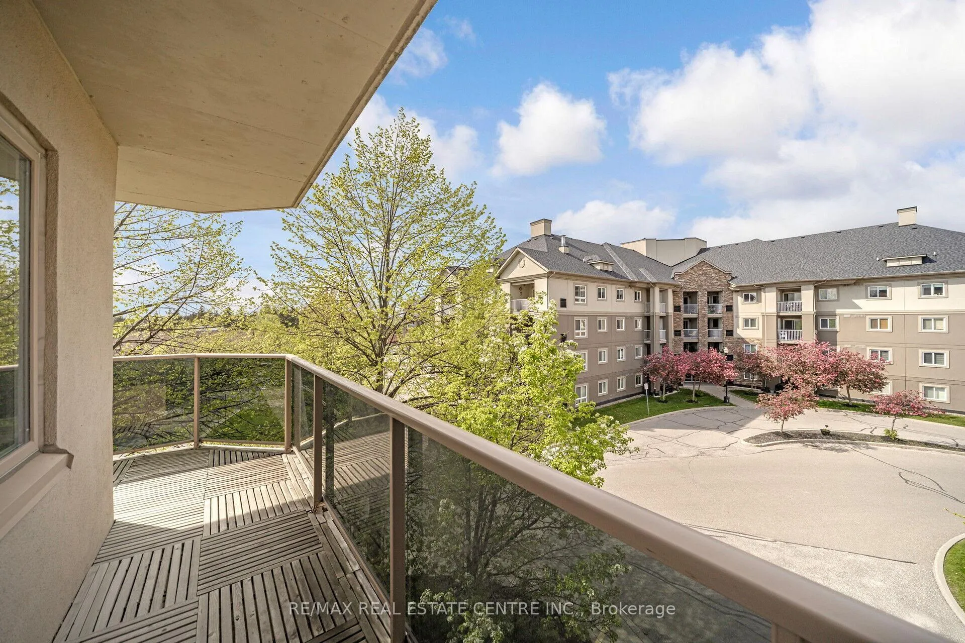 Photo 44 of Unit 301, 3 Dayspring Circle, Brampton, Goreway Drive Corridor — HOMEH