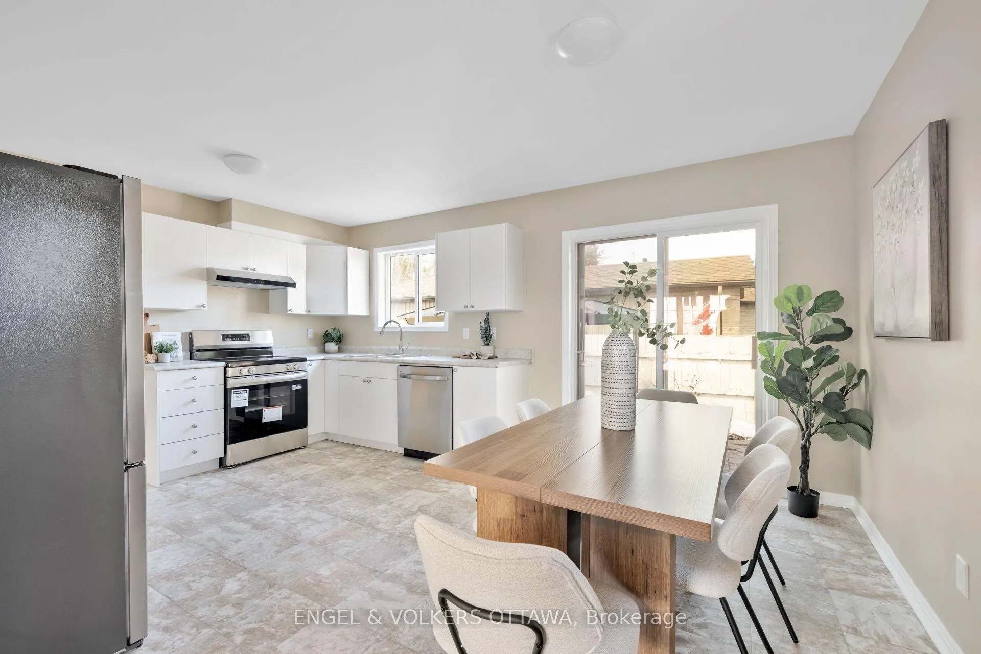 Photo 12 of 26 Carleton Cathcart Street, Ottawa, Stittsville (South) — HOMEH