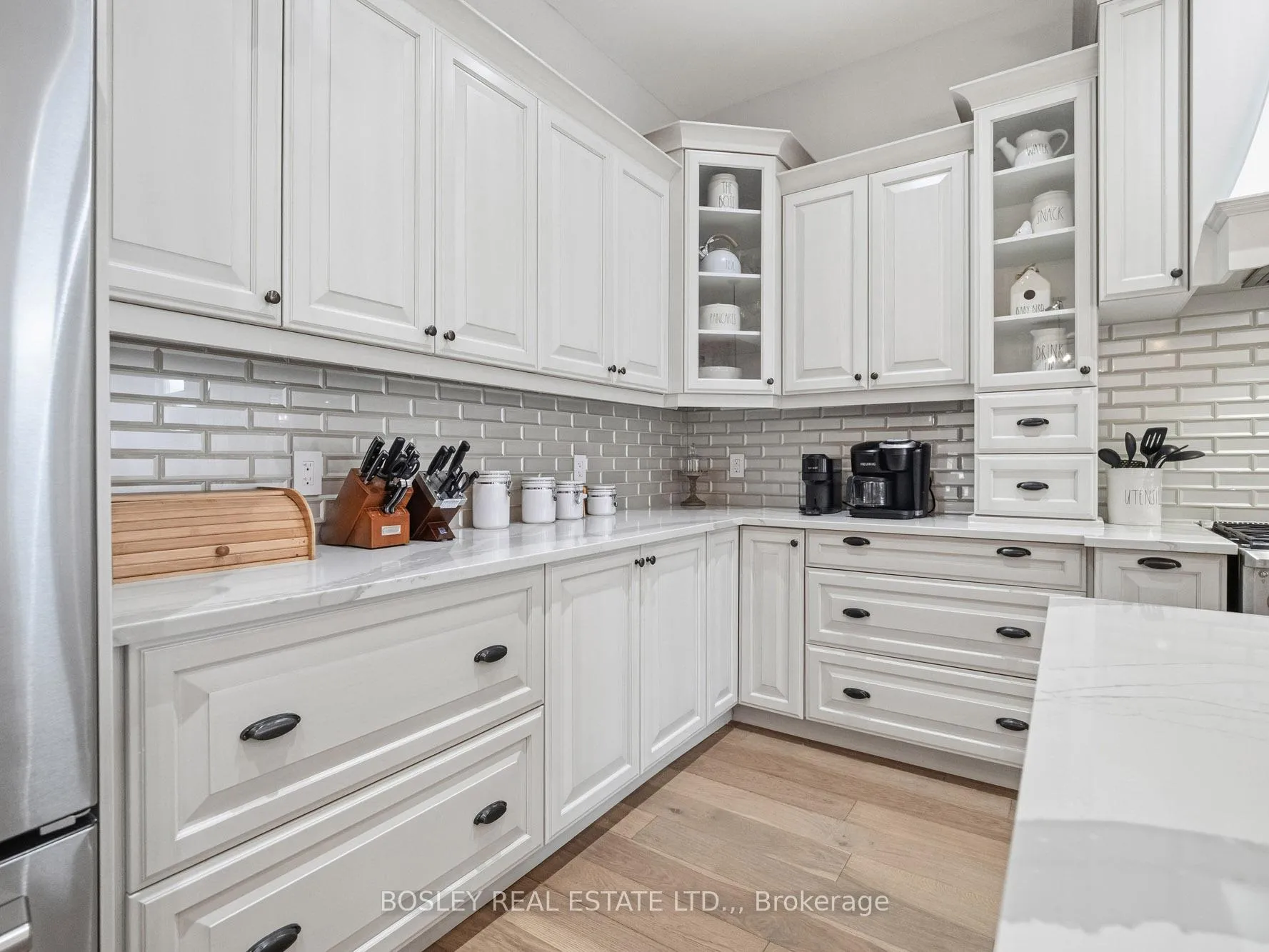 Photo 9 of 2299 Portage Road, Niagara Falls, Church's Lane — HOMEH