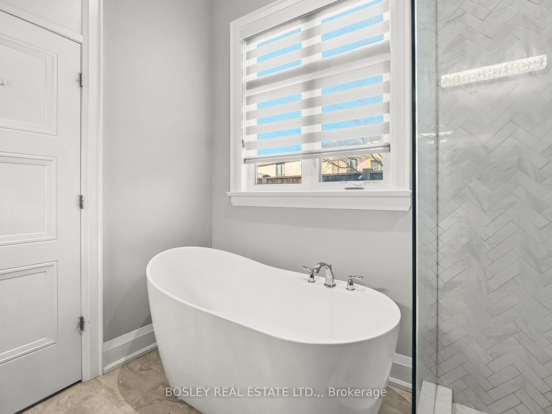 Photo 18 of 2299 Portage Road, Niagara Falls, Church's Lane — HOMEH