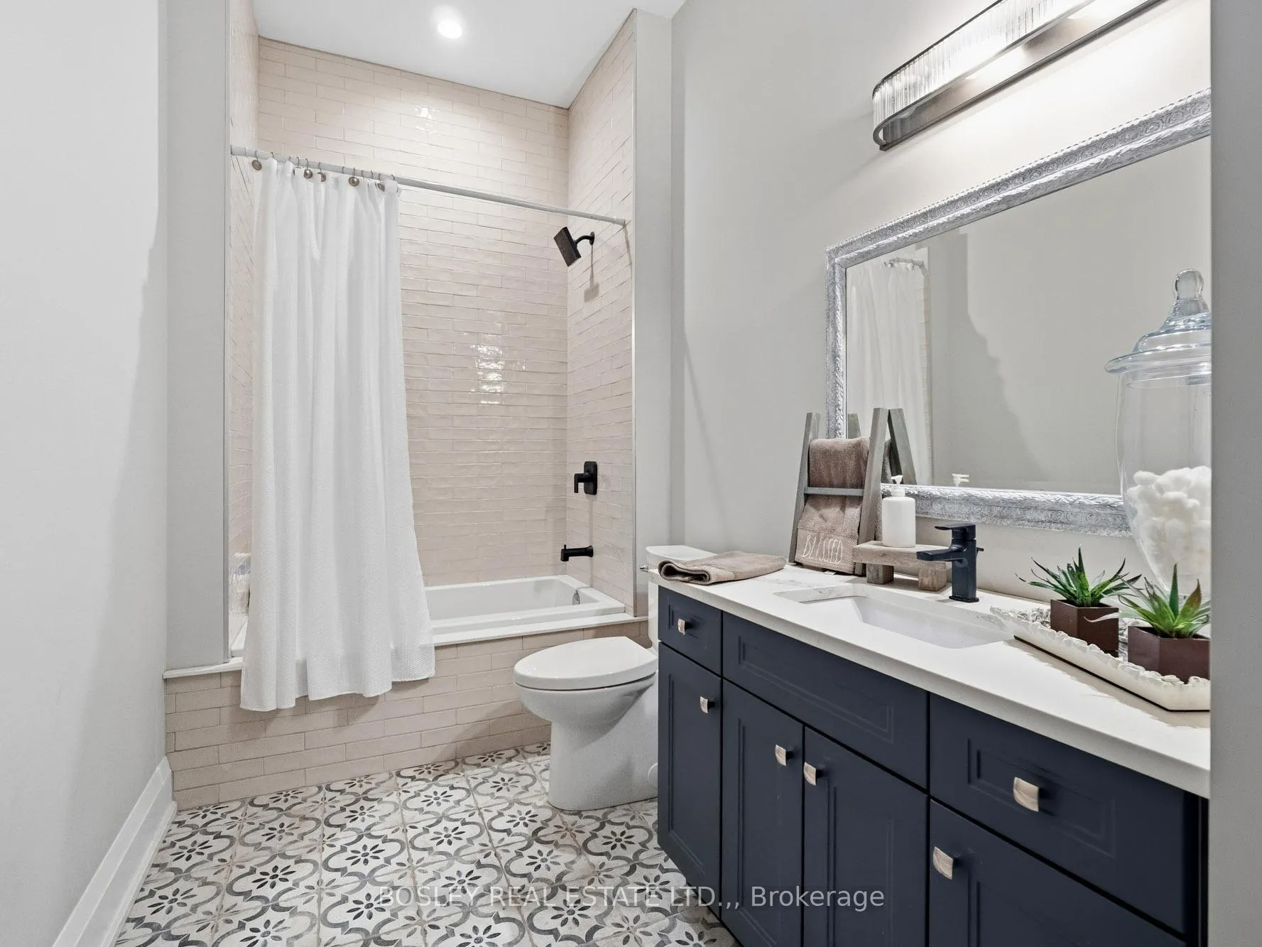 Photo 19 of 2299 Portage Road, Niagara Falls, Church's Lane — HOMEH