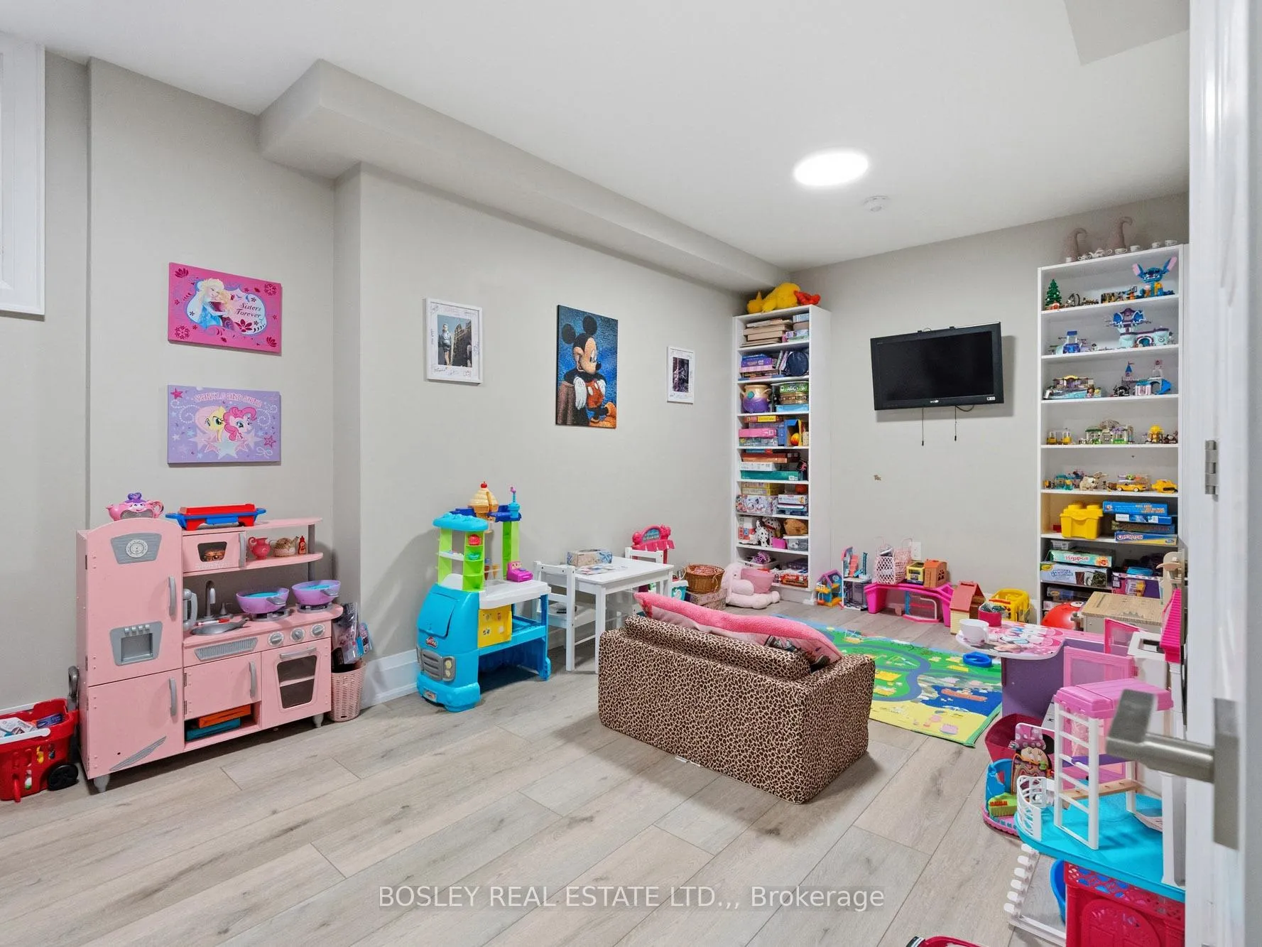 Photo 36 of 2299 Portage Road, Niagara Falls, Church's Lane — HOMEH
