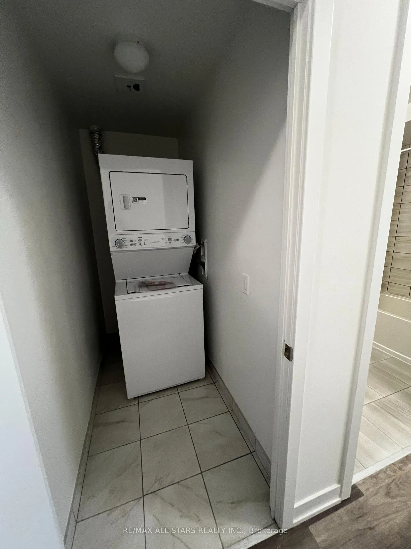 Photo 2 of Unit 217, 1010 Sandy Beach Road, Pickering, Bay Ridges — HOMEH