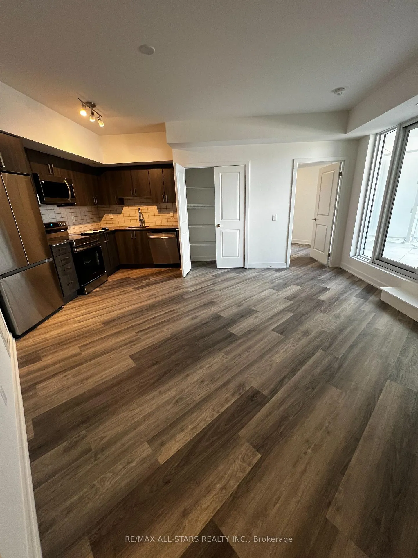 Photo 5 of Unit 217, 1010 Sandy Beach Road, Pickering, Bay Ridges — HOMEH