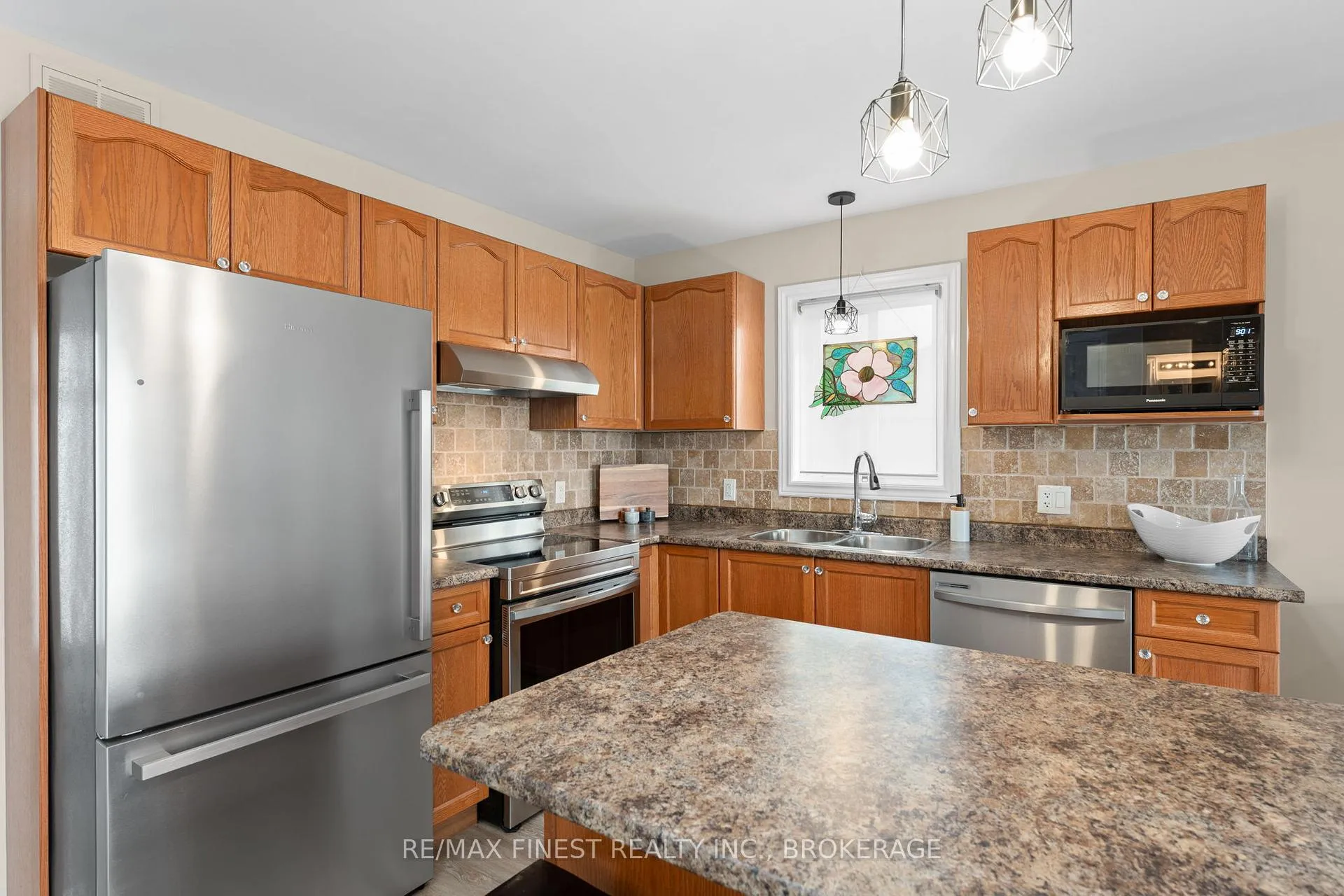 Photo 7 of 151 Macdougall Drive, Loyalist, Amherstview — HOMEH