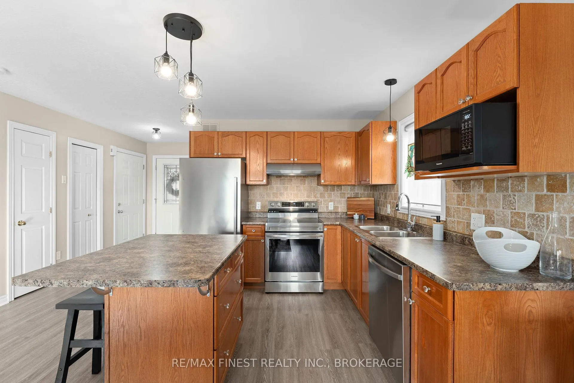 Photo 8 of 151 Macdougall Drive, Loyalist, Amherstview — HOMEH