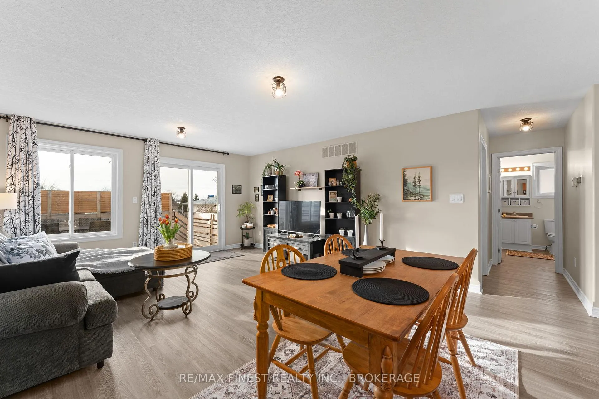 Photo 10 of 151 Macdougall Drive, Loyalist, Amherstview — HOMEH
