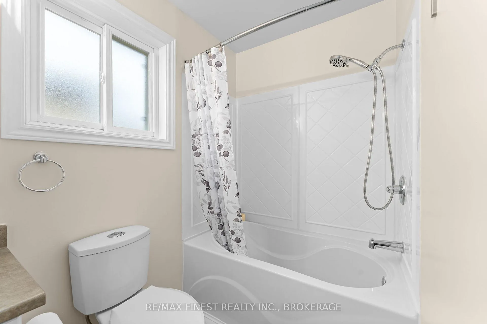 Photo 21 of 151 Macdougall Drive, Loyalist, Amherstview — HOMEH