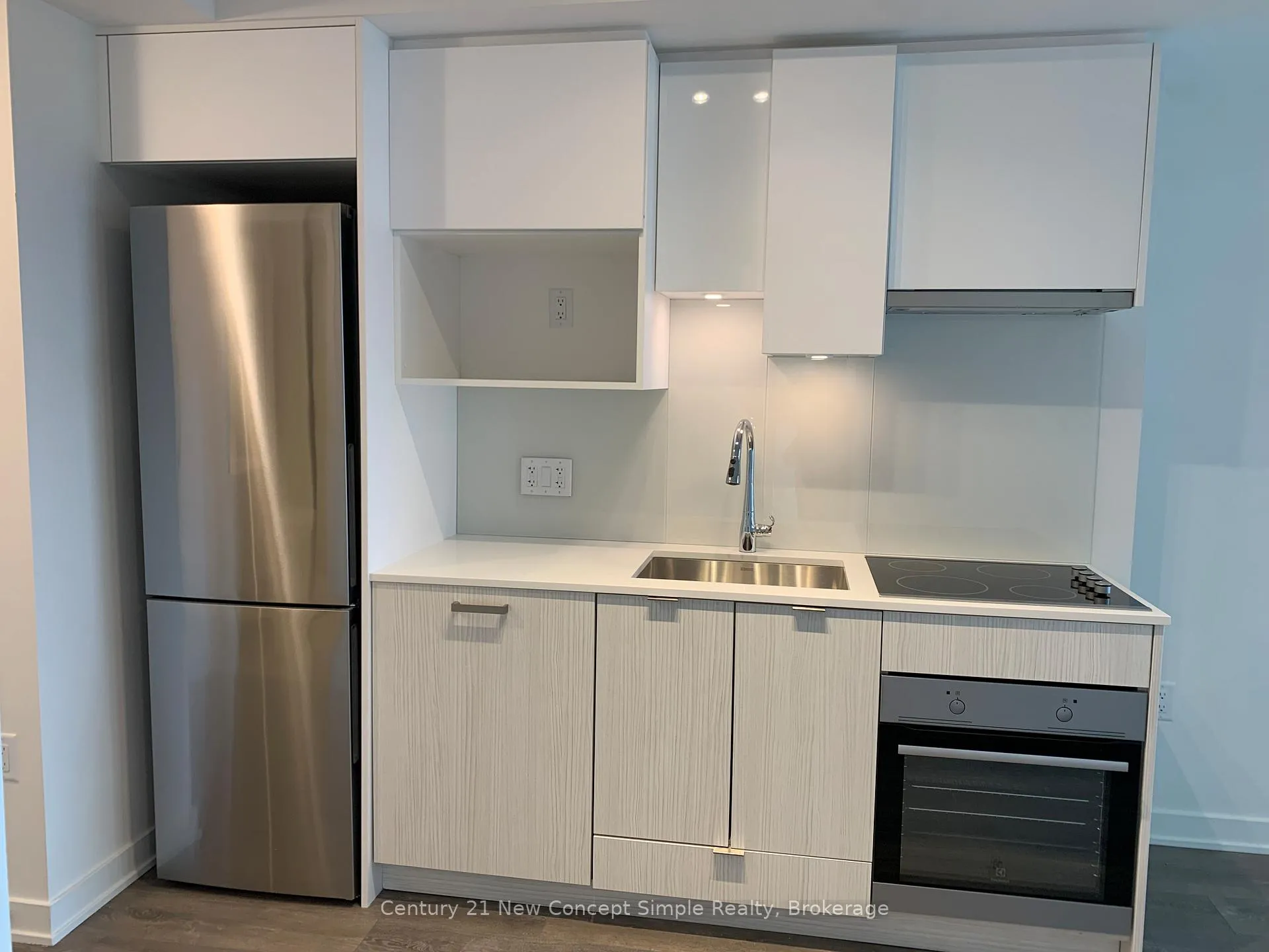 Photo 3 of Unit 2813, 195 Redpath Avenue, Toronto, Mount Pleasant West — HOMEH