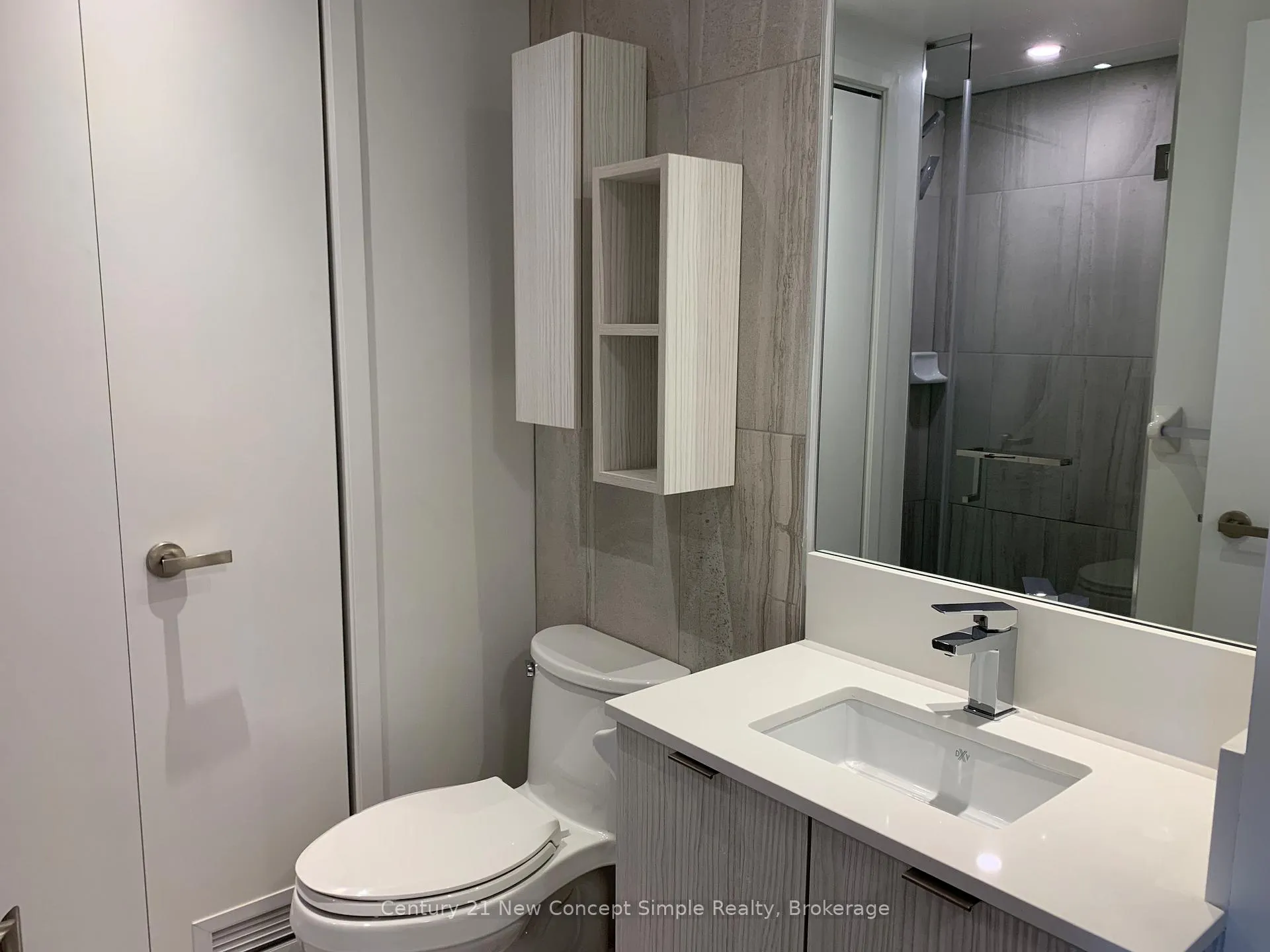 Photo 5 of Unit 2813, 195 Redpath Avenue, Toronto, Mount Pleasant West — HOMEH