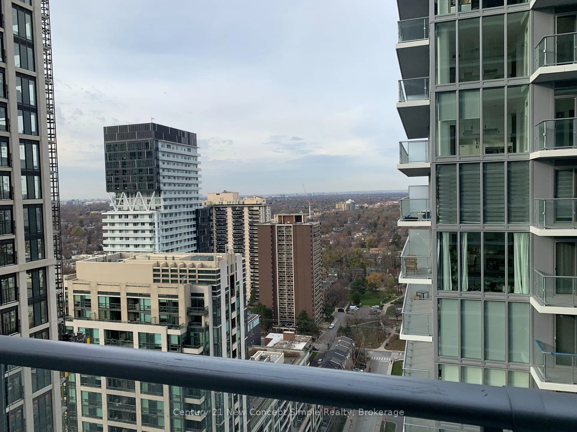 Photo 8 of Unit 2813, 195 Redpath Avenue, Toronto, Mount Pleasant West — HOMEH