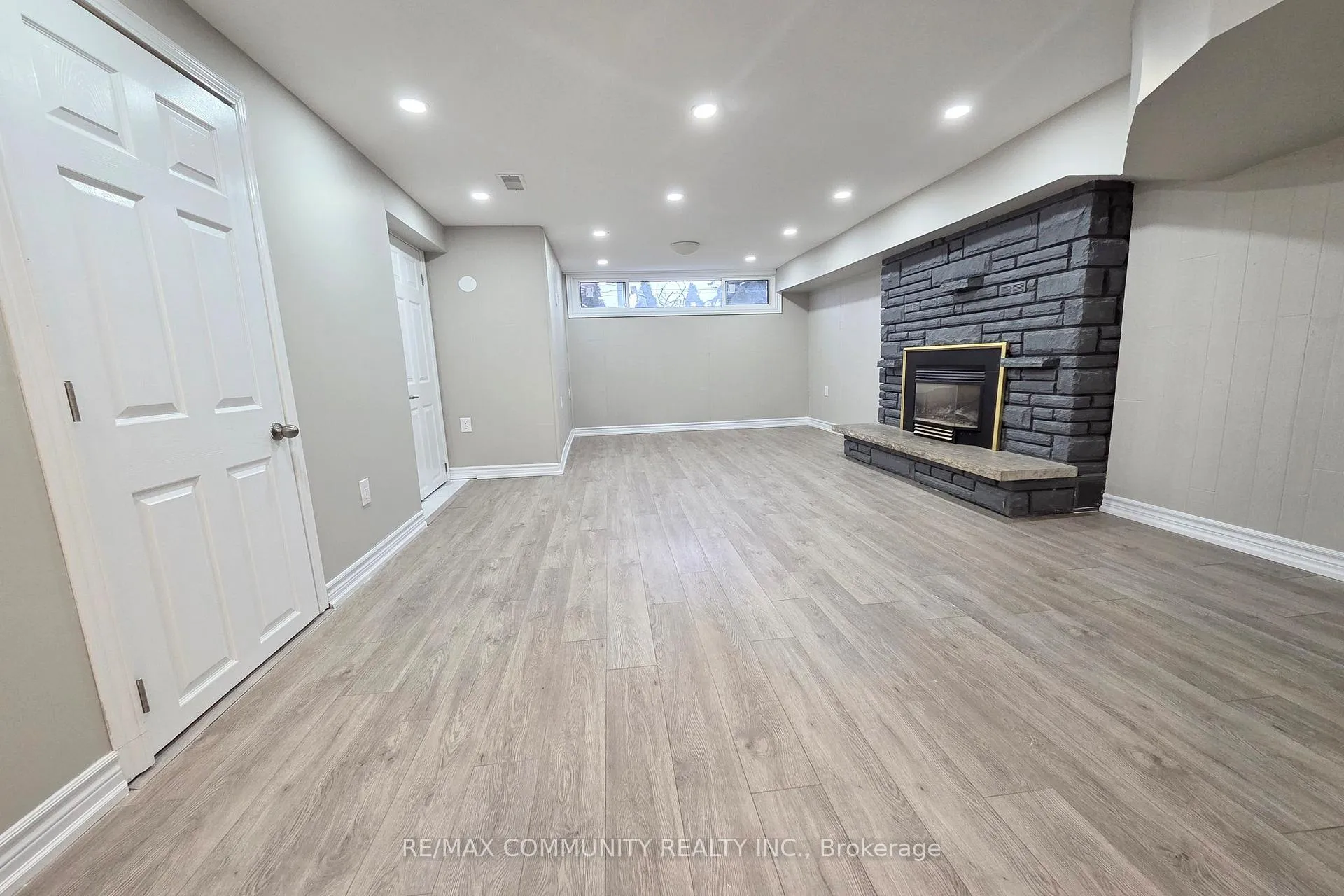 Photo 10 of Unit Bsmt, 315 Rossland Road W, Whitby, Williamsburg — HOMEH