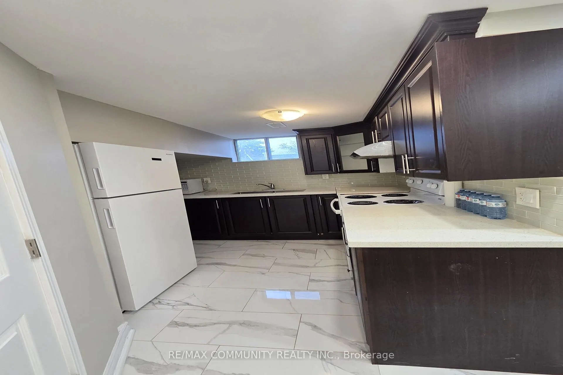 Photo 11 of Unit Bsmt, 315 Rossland Road W, Whitby, Williamsburg — HOMEH