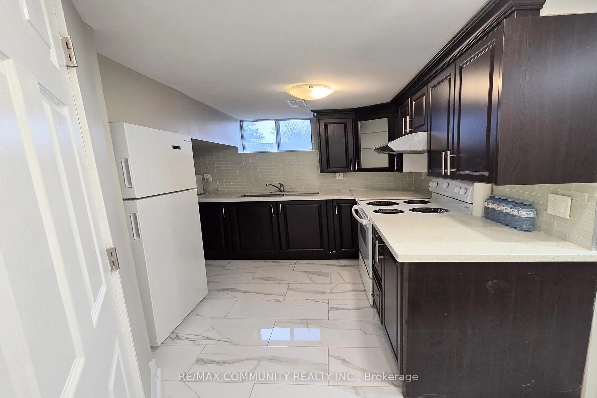 Photo 12 of Unit Bsmt, 315 Rossland Road W, Whitby, Williamsburg — HOMEH