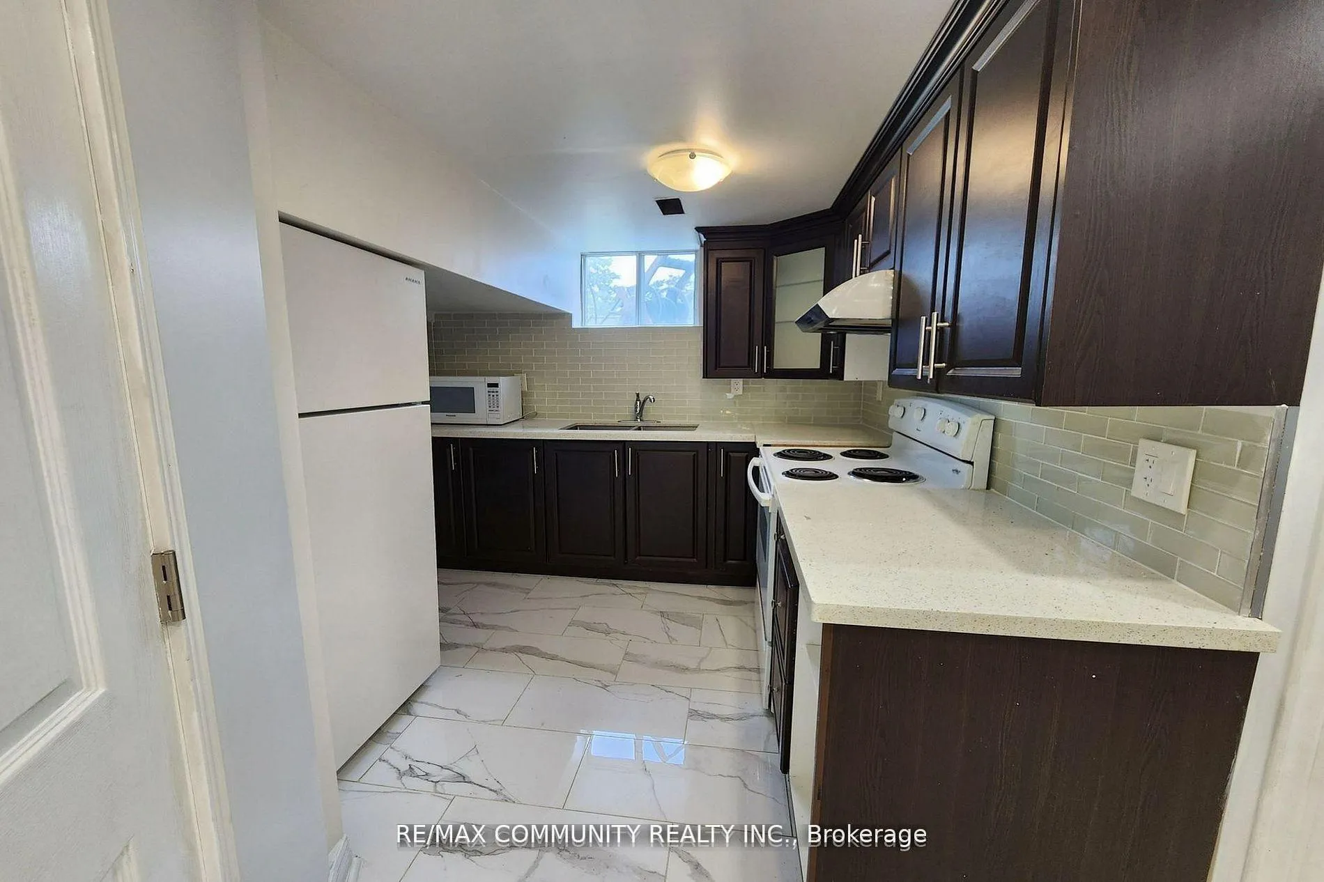 Photo 14 of Unit Bsmt, 315 Rossland Road W, Whitby, Williamsburg — HOMEH