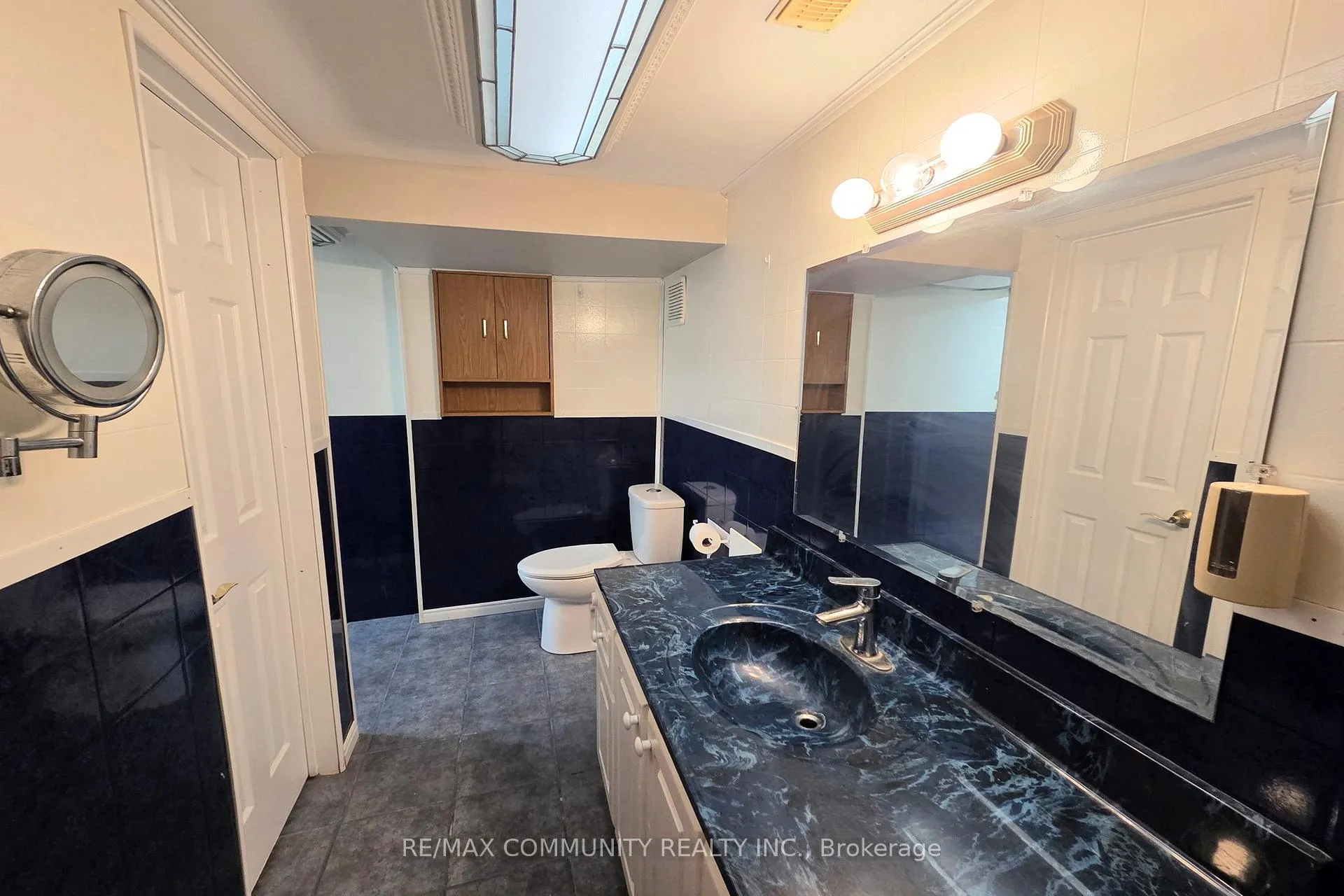 Photo 17 of Unit Bsmt, 315 Rossland Road W, Whitby, Williamsburg — HOMEH