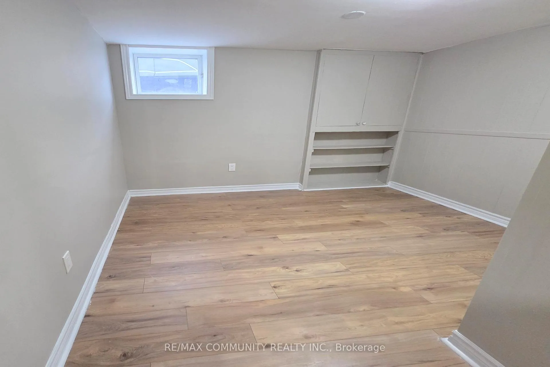 Photo 20 of Unit Bsmt, 315 Rossland Road W, Whitby, Williamsburg — HOMEH