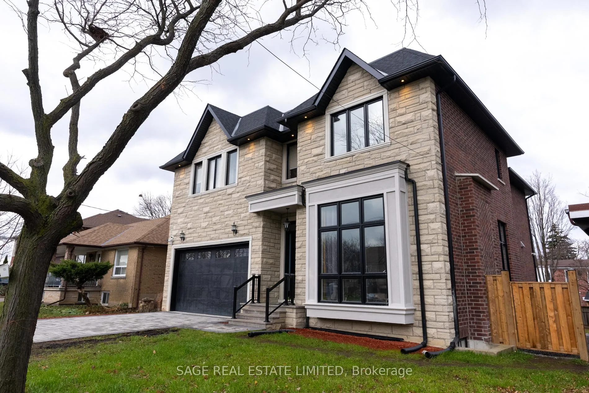 Front of Unit Lower, 185 Fairholme Avenue