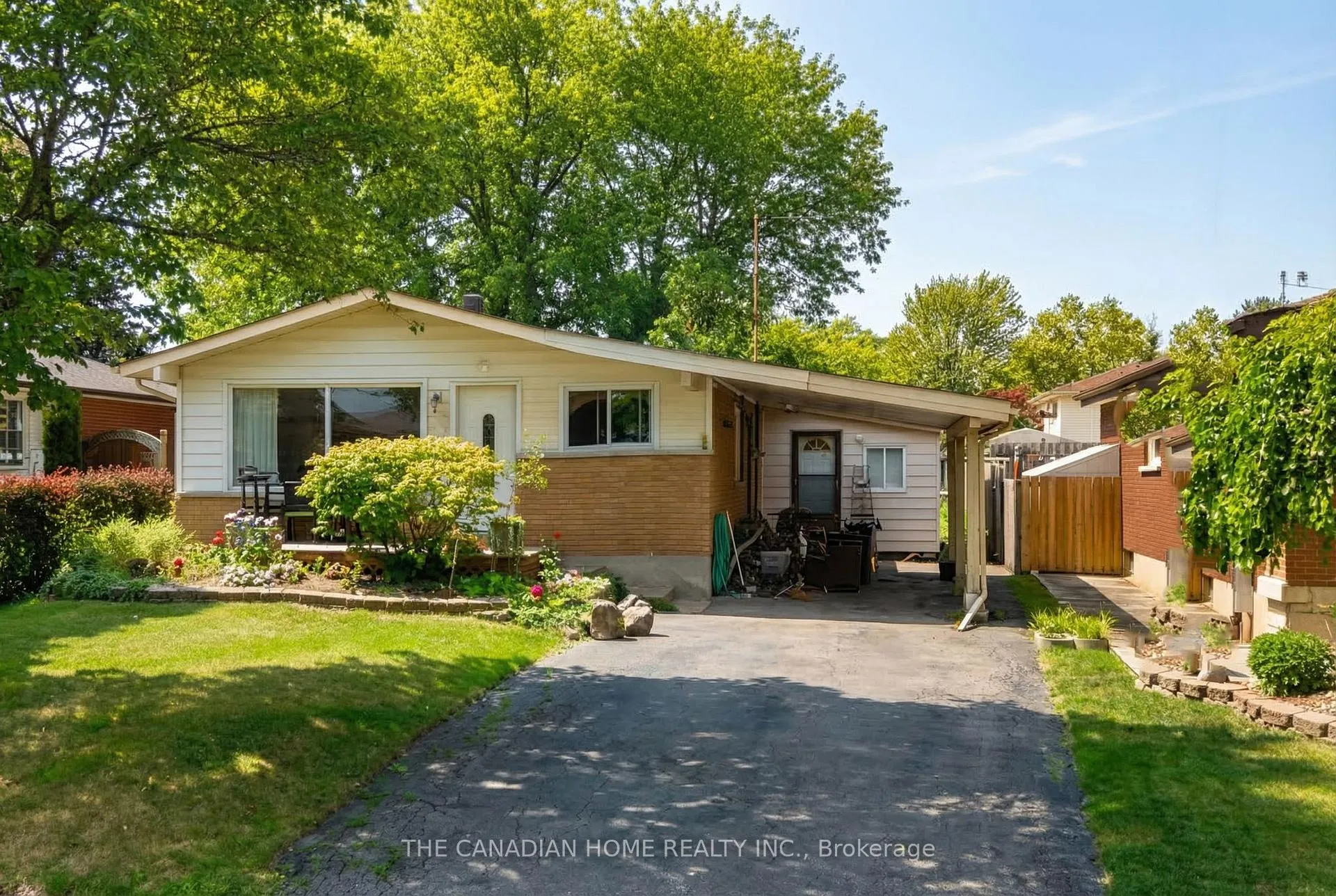 Photo 1 of 126 Lilacside Drive, Hamilton, Thorner — HOMEH