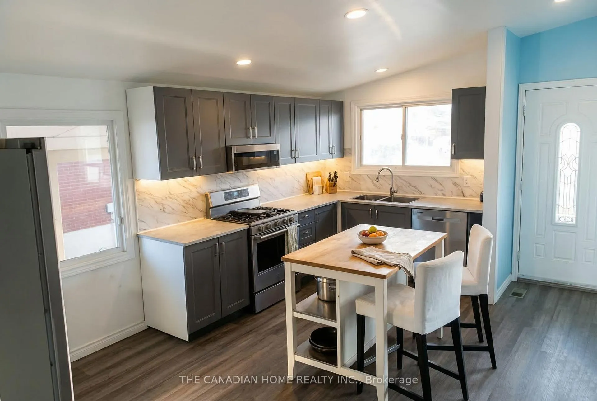 Photo 4 of 126 Lilacside Drive, Hamilton, Thorner — HOMEH