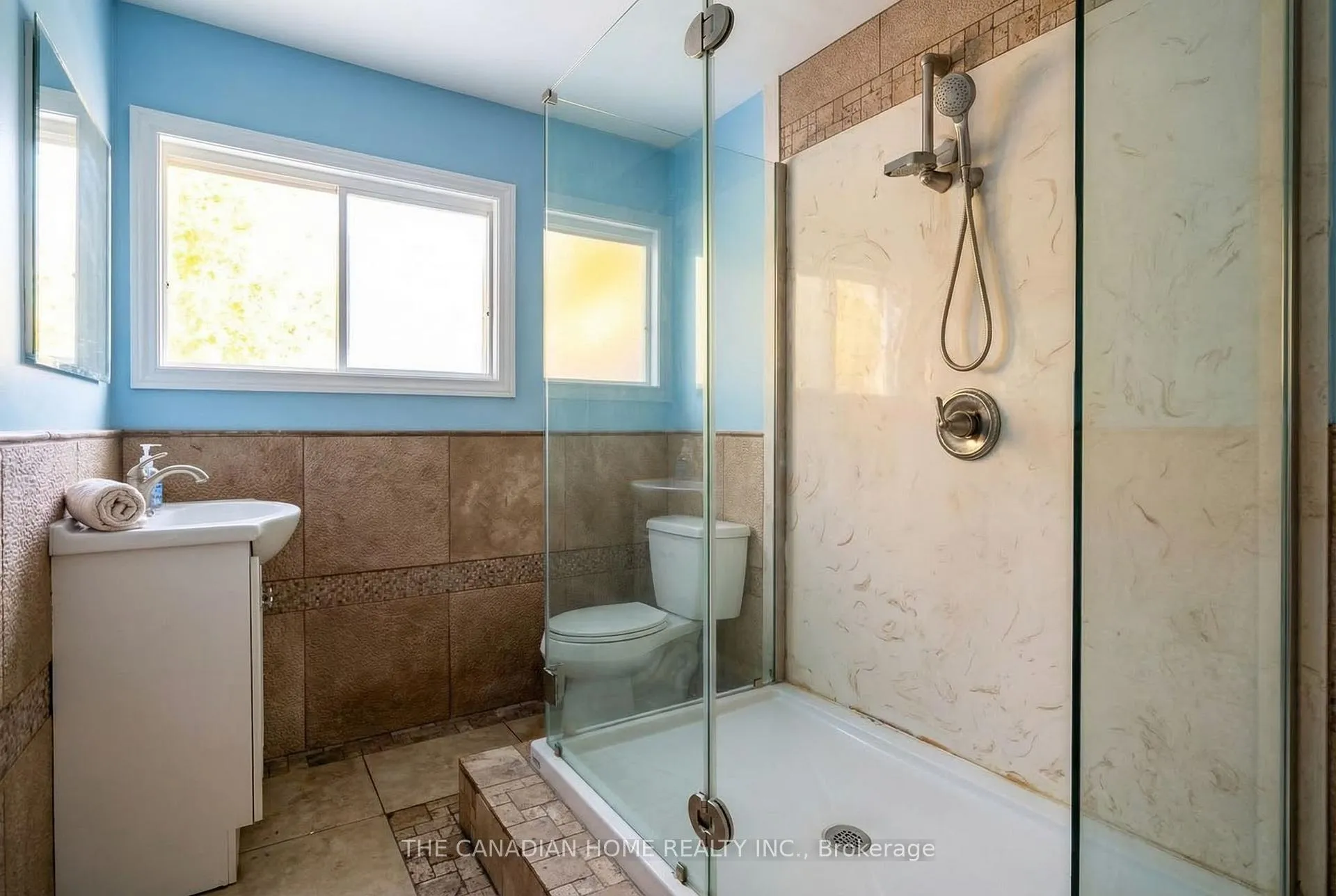 Photo 11 of 126 Lilacside Drive, Hamilton, Thorner — HOMEH
