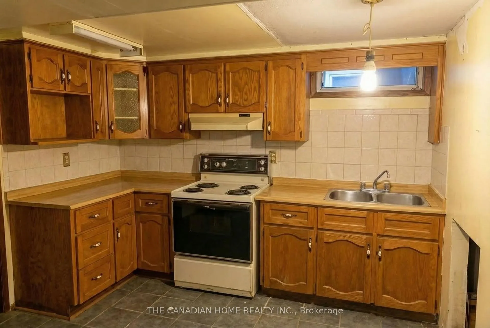 Photo 14 of 126 Lilacside Drive, Hamilton, Thorner — HOMEH