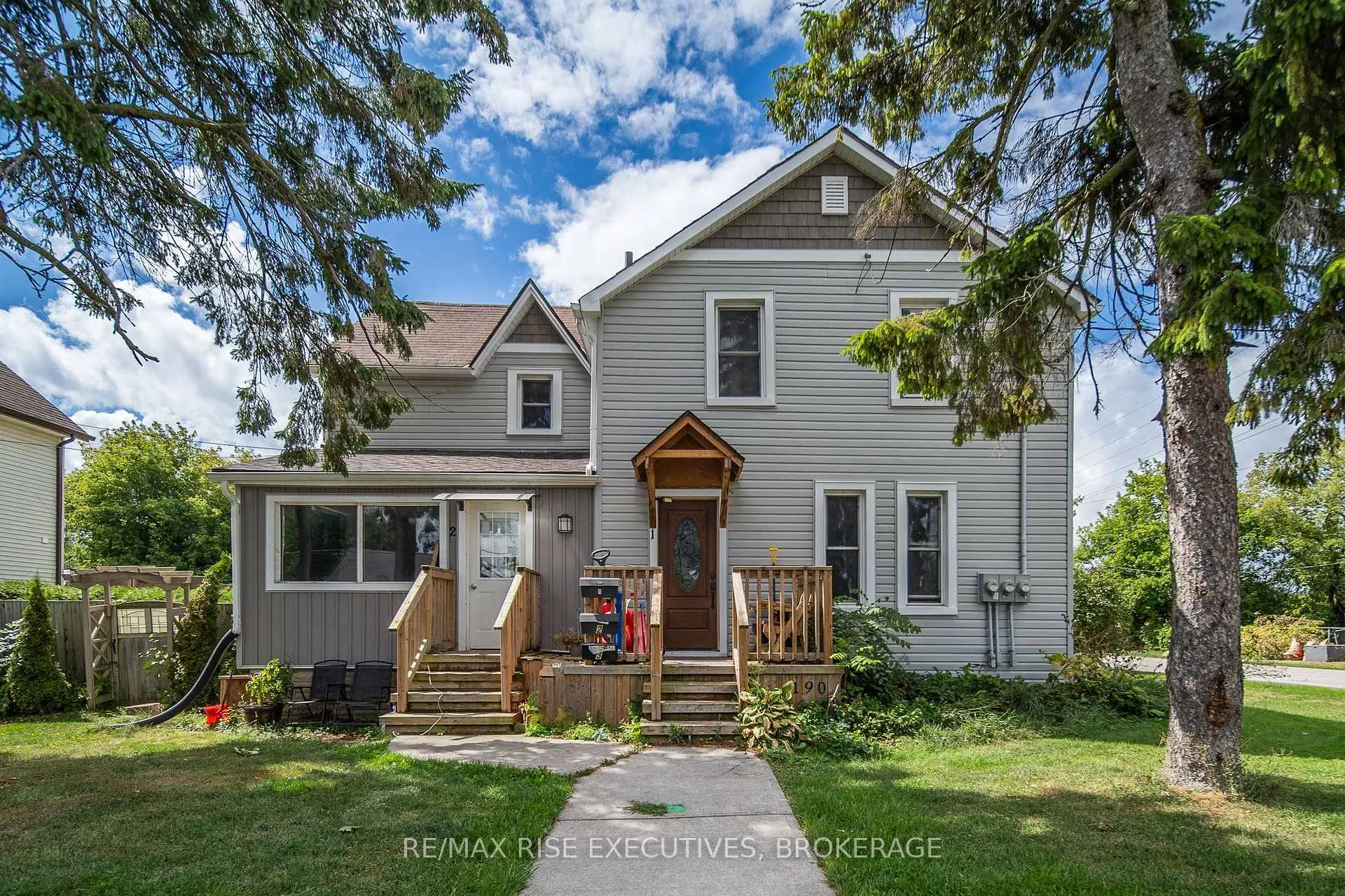 Front of 190 Victoria Avenue