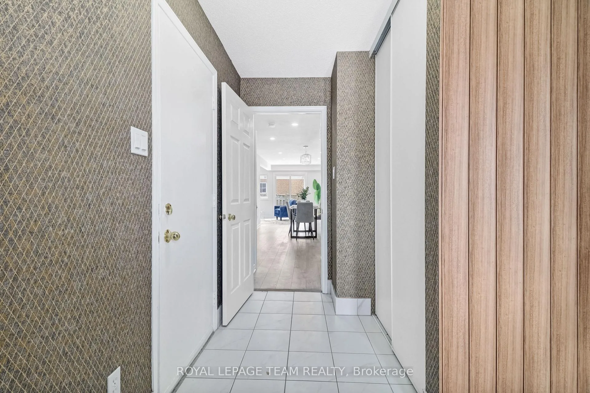 Photo 3 of 86 Woodford Way, Ottawa, Barrhaven - Longfields — HOMEH